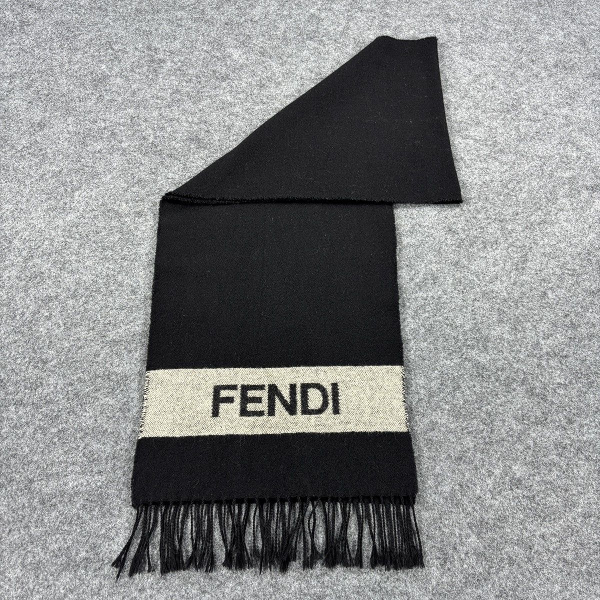 Vintage fendi scarf discount