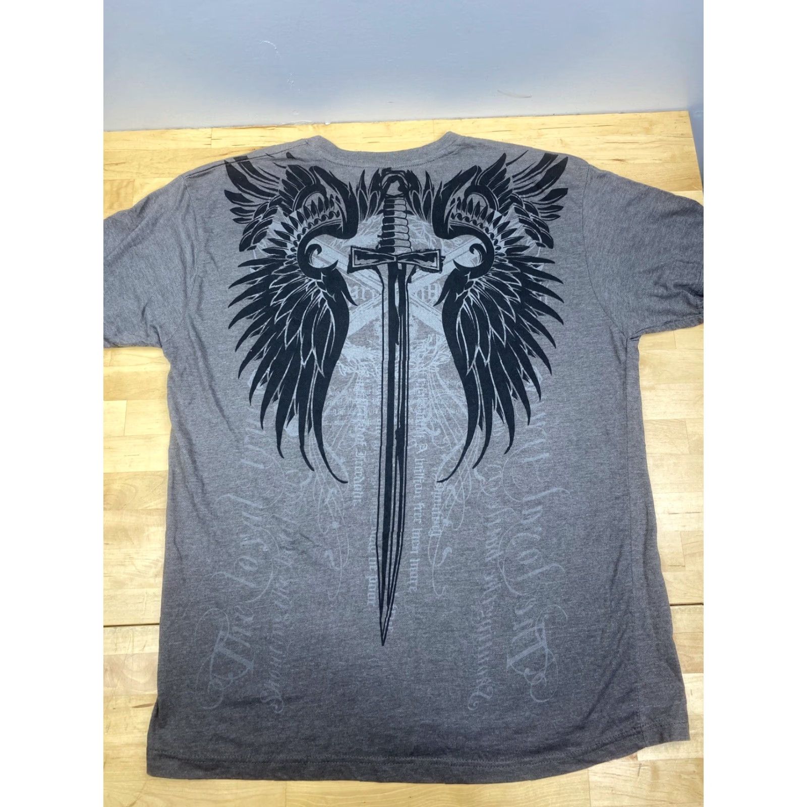 Vintage The Raw Uncut Angel Wings Cross Short Sleeve T-Shirt Mens XL Gray Graphic Print 7686 Size US XL / EU 56 / 4 - 4 Thumbnail