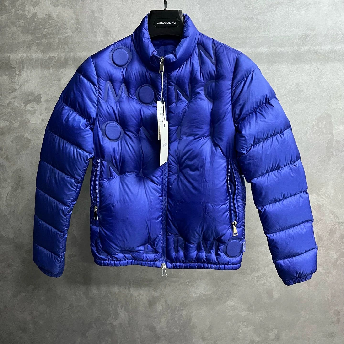 Moncler Moncler Blue Solid Letter Hoodless Down Jacket Size US S / EU 44-46 / 1 - 1 Thumbnail
