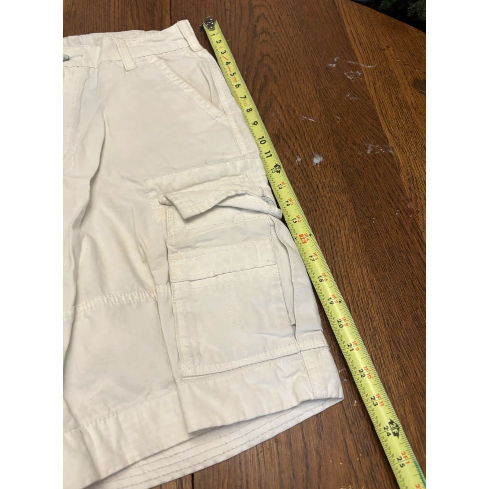 Levi's VINTAGE Levi's Cargo Shorts Mens 30 White Cotton Canvas 11in Inseam Relaxed Pockets Grunge Casual Summer 90s Y2K Baggy Utility Sc Size US 30 / EU 46 - 2 Thumbnail