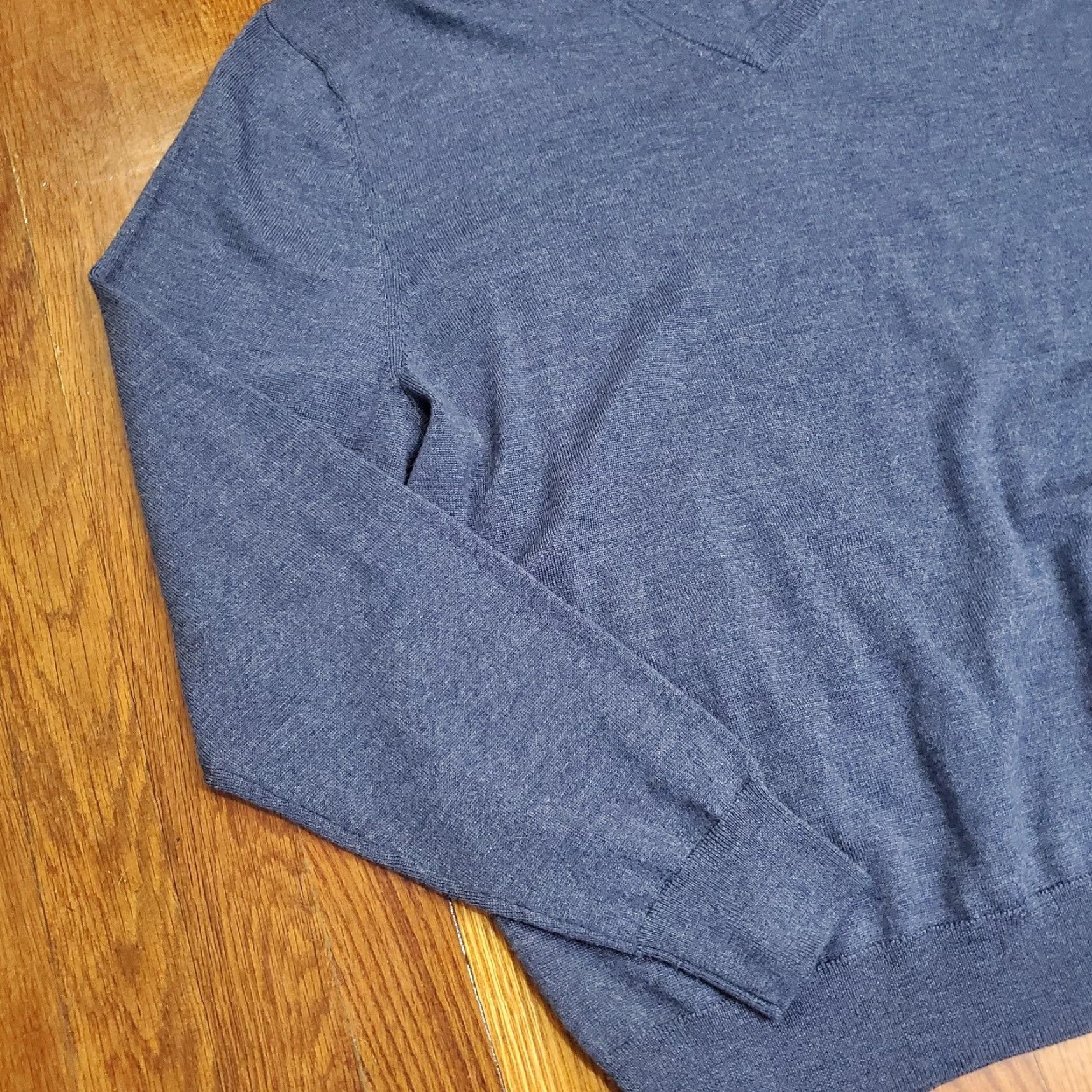 Jos. A. Bank Jos. A. Bank Sweater Mens 2XL Blue Traveler Merino Wool V-Neck Pullover Knit Size US XXL / EU 58 / 5 - 2 Thumbnail