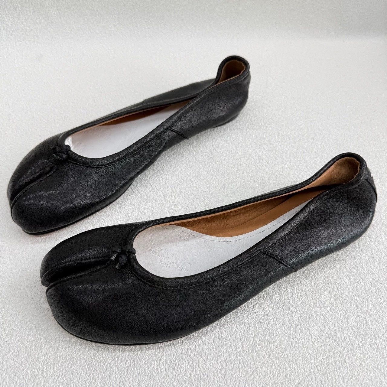 Maison Margiela Maison Margiela Black Lowtop Sneakers us_6 Women Size US 6 / IT 36 - 1 Thumbnail