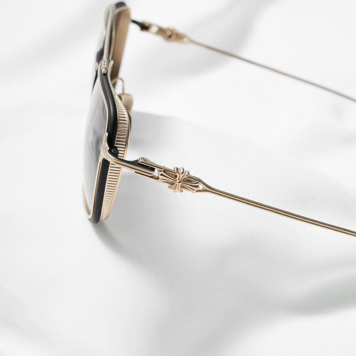 Chrome Hearts CHROME HEARTS HUMPSTER MATTE BLACK/ GOLD PLATED SUNGLASSES Size ONE SIZE - 3 Thumbnail