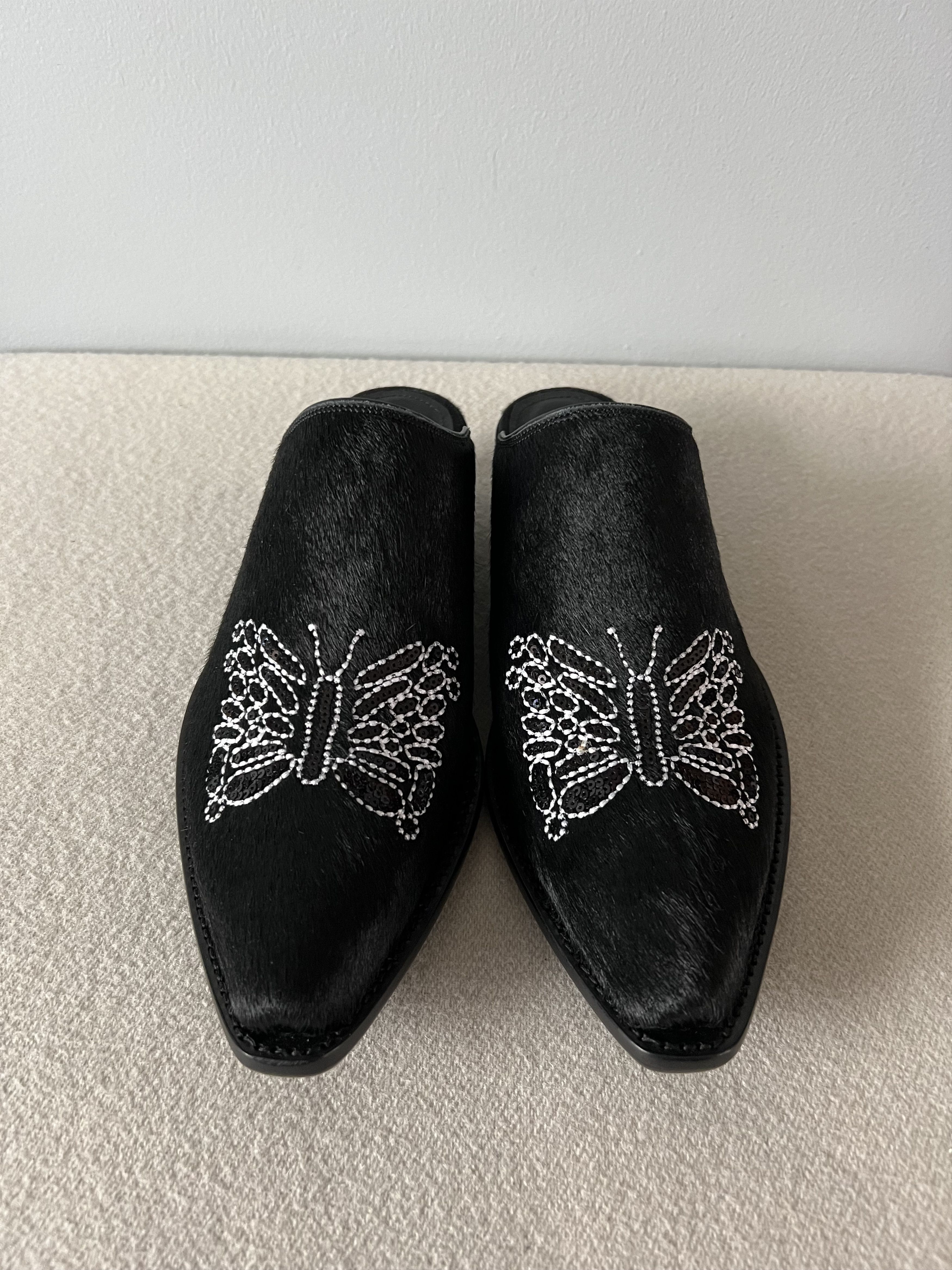 Needles Needles Papillion Embroidered Heeled Mules Black Pony Hair Size US 8 / EU 41 - 4 Thumbnail
