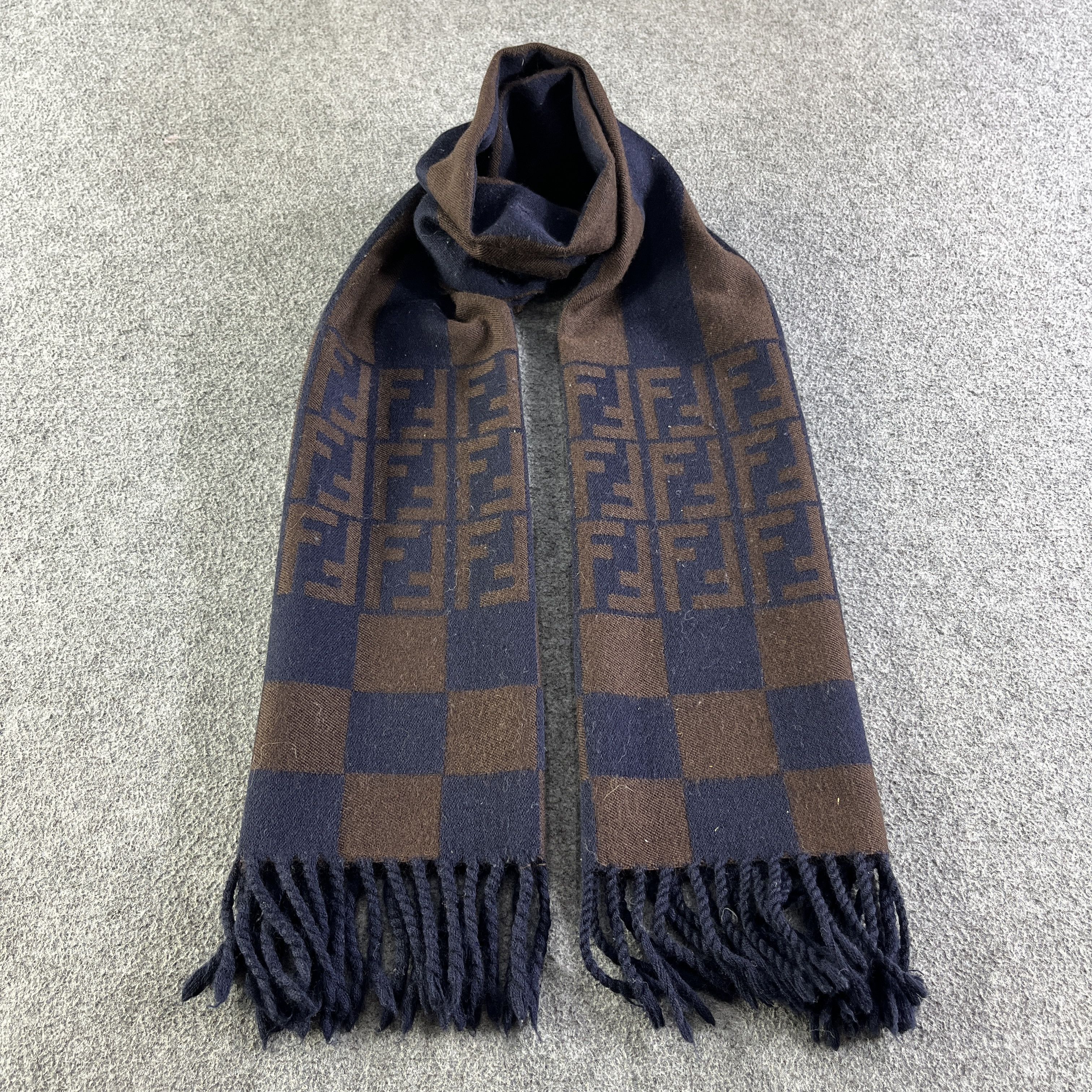 Fendi Fendi Scarf / Muffler / Neckwear T809 Size ONE SIZE - 1 Thumbnail