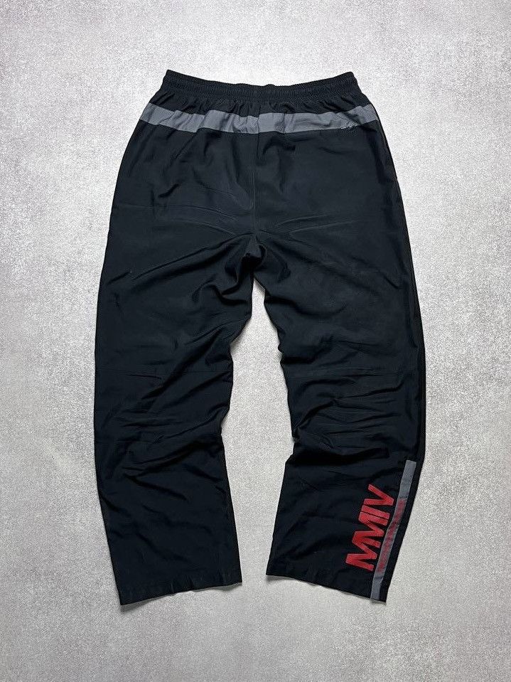 Nike VINTAGE NIKE BAGGY SWOOSH 2004 TRACK PANTS L Size US 32 / EU 48 - 4 Thumbnail