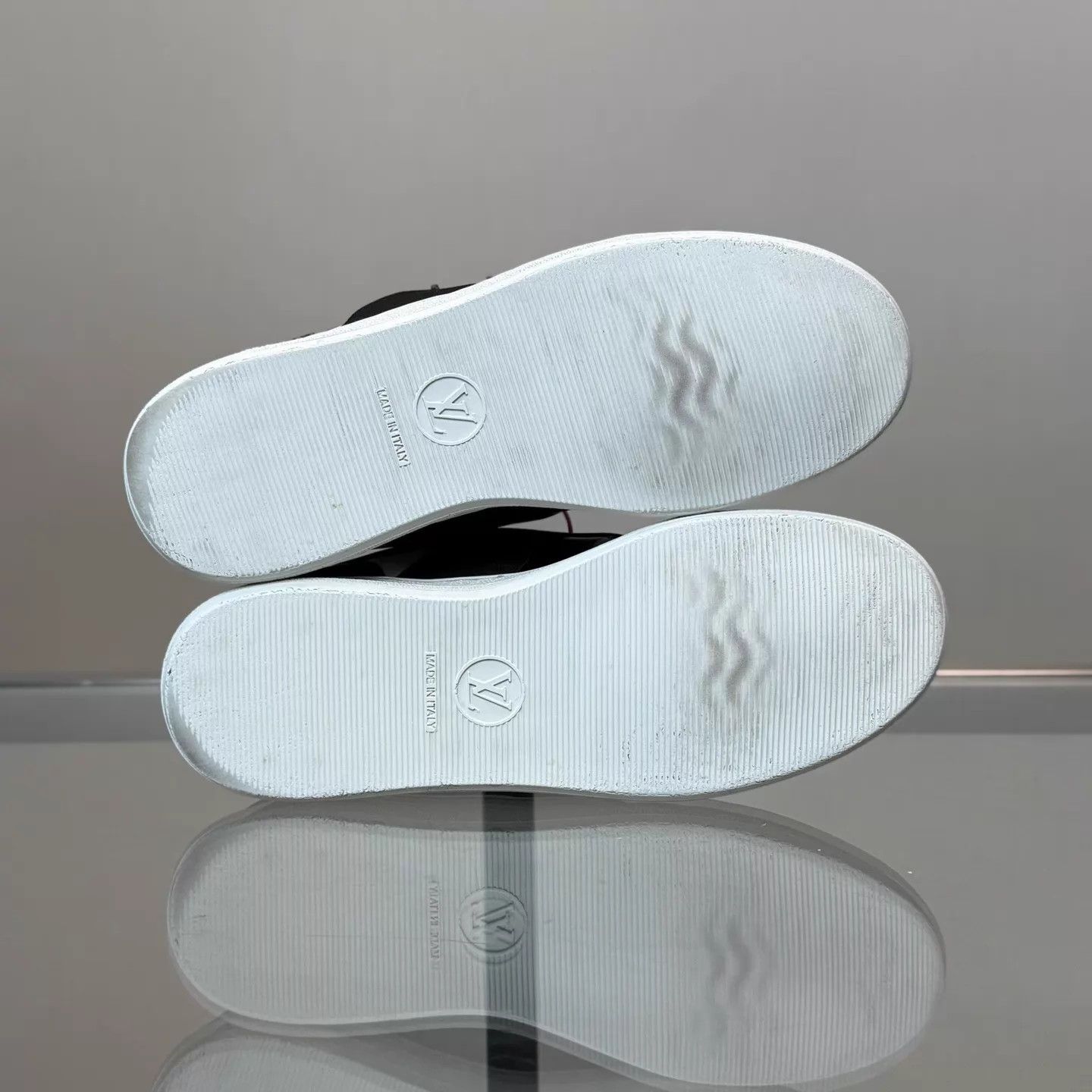 Louis Vuitton LV Monogram Color Blocked Sneaker 39 98 Size US 8.5 / IT 38.5 - 7 Thumbnail