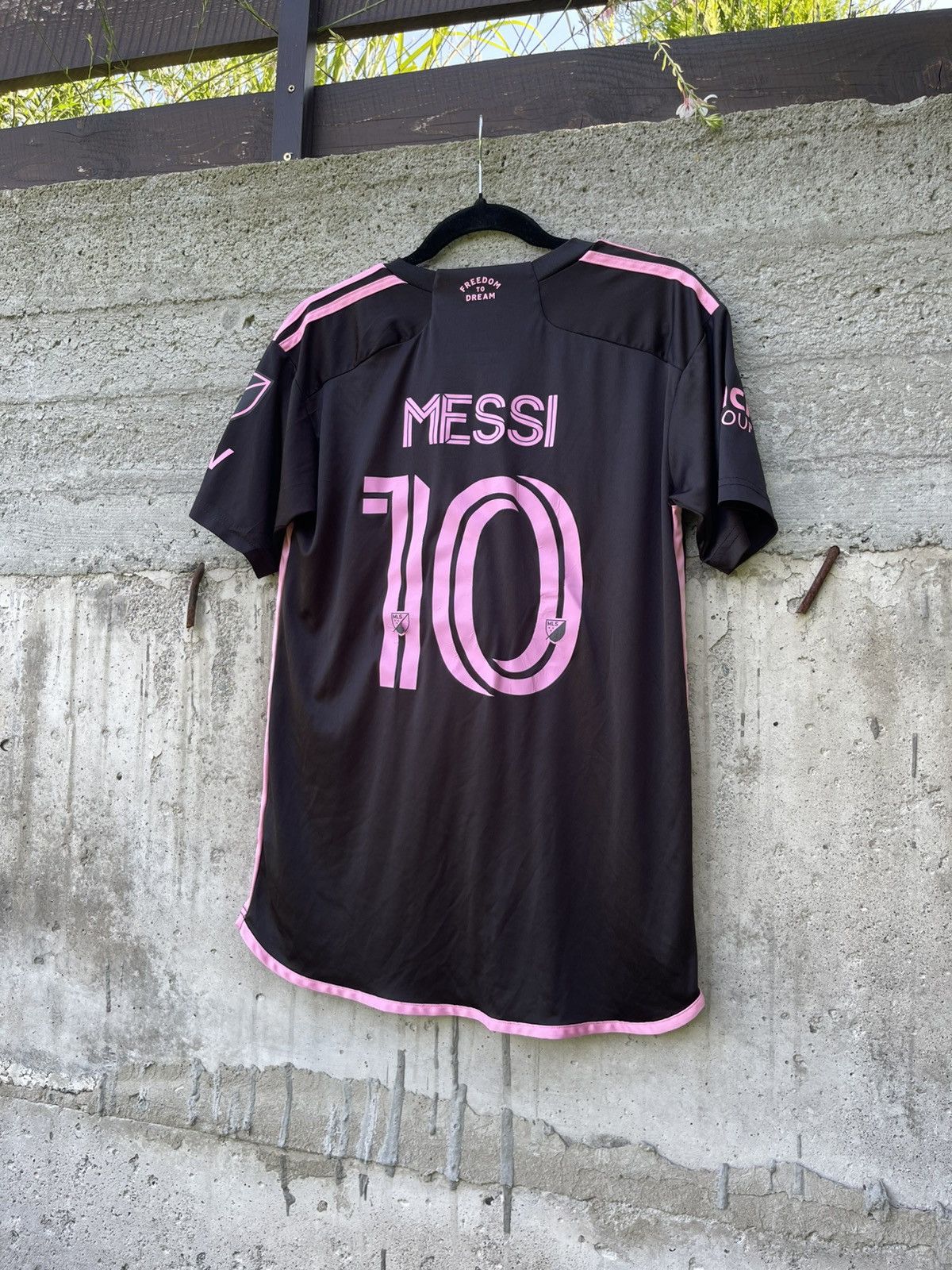 Nike Adidas Inter Miami Messi pink jersey Size US S / EU 44-46 / 1 - 2 Thumbnail