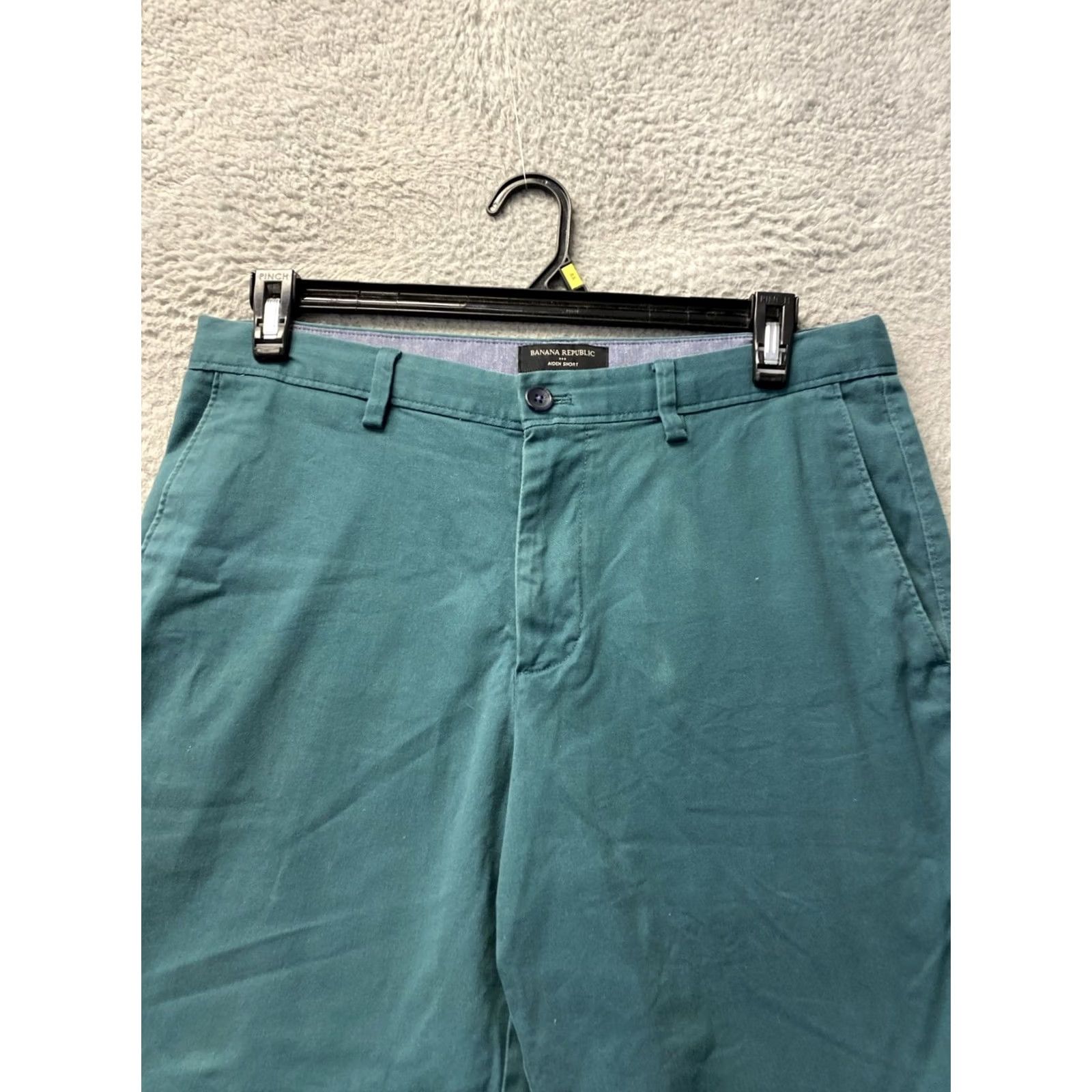 Banana Republic Banana Republic Chino Shorts Mens 33 Green 9" Inseam Cotton Zip Flat Front Cargo Pocket Regular Rise Spring Summer Fall Mens Size US 33 - 2 Thumbnail