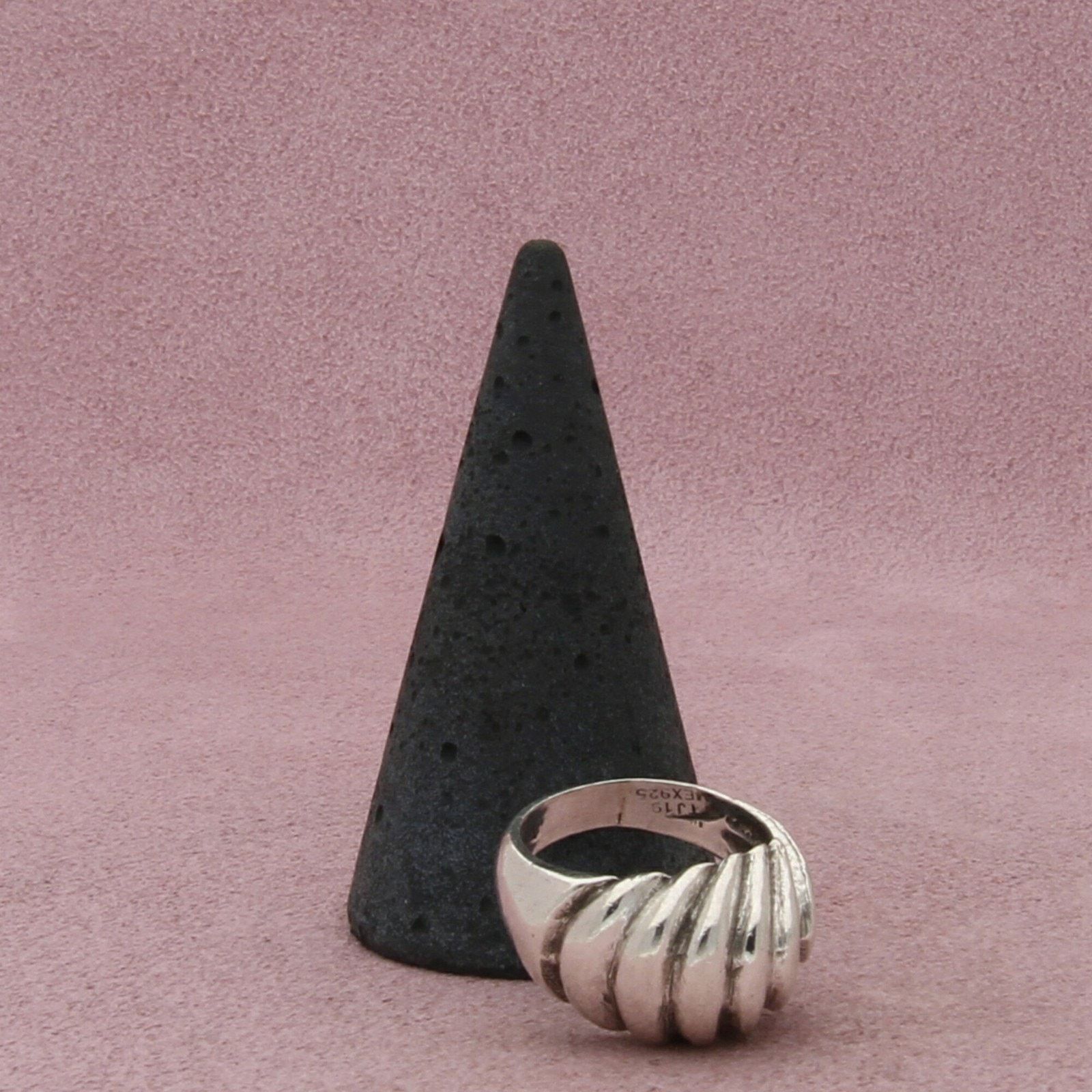 Mexicana mexico sterling silver vintage scalloped dome ring size 5.5 Size ONE SIZE - 5 Thumbnail