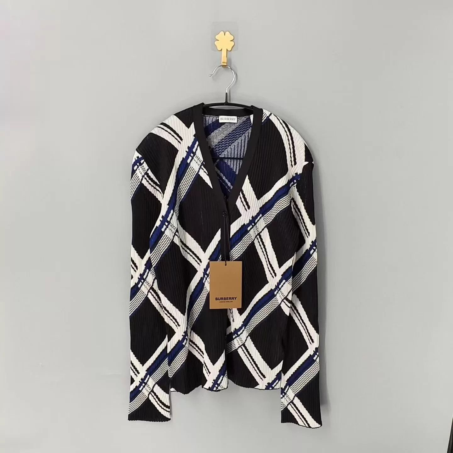 Burberry Burberry SS24 Colorblock Stripe V-Neck Knit Women's Black Size L / US 10 / IT 46 - 1 Thumbnail