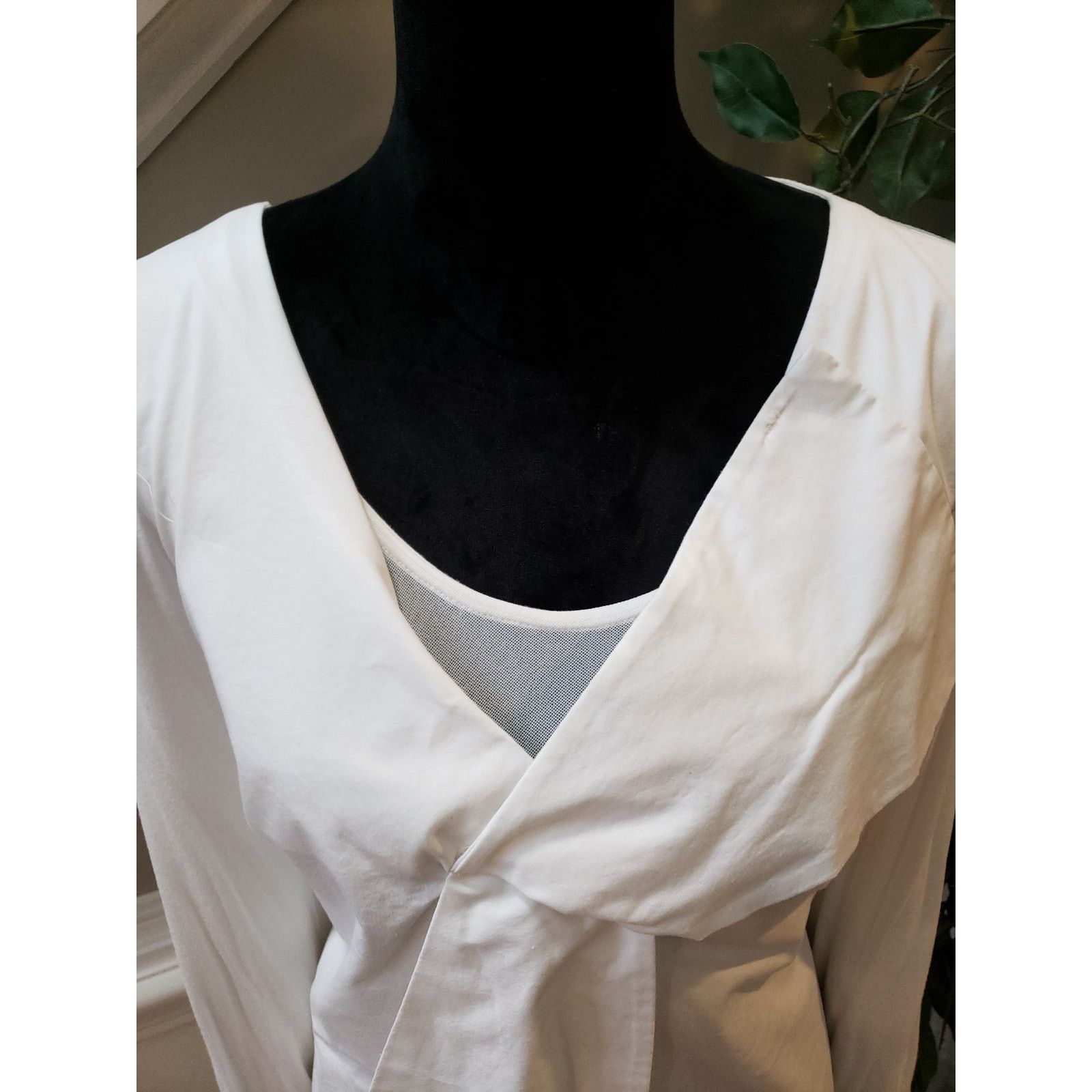 The Unbranded Brand INC International Concepts Top Womens XL White Draped V Neck Size XL / US 12-14 / IT 48-50 - 2 Thumbnail