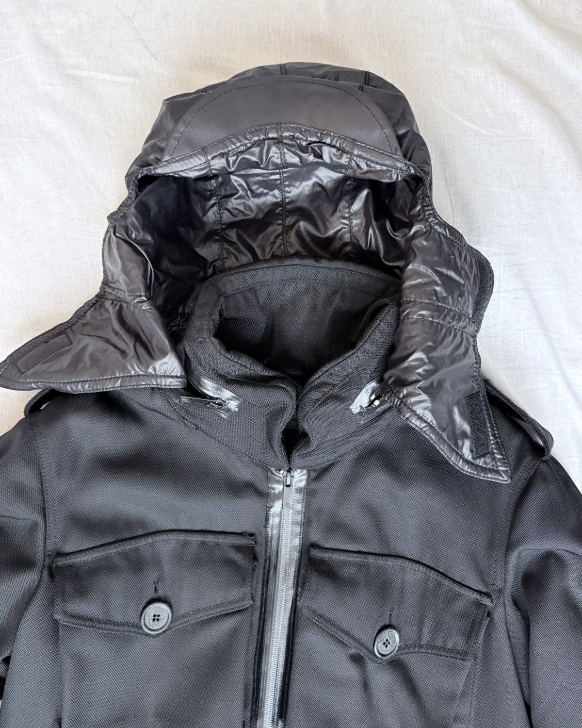 Alexander McQueen Alexander McQueen F/W 2007 Cropped Technical Jacket Size US S / EU 44-46 / 1 - 3 Thumbnail