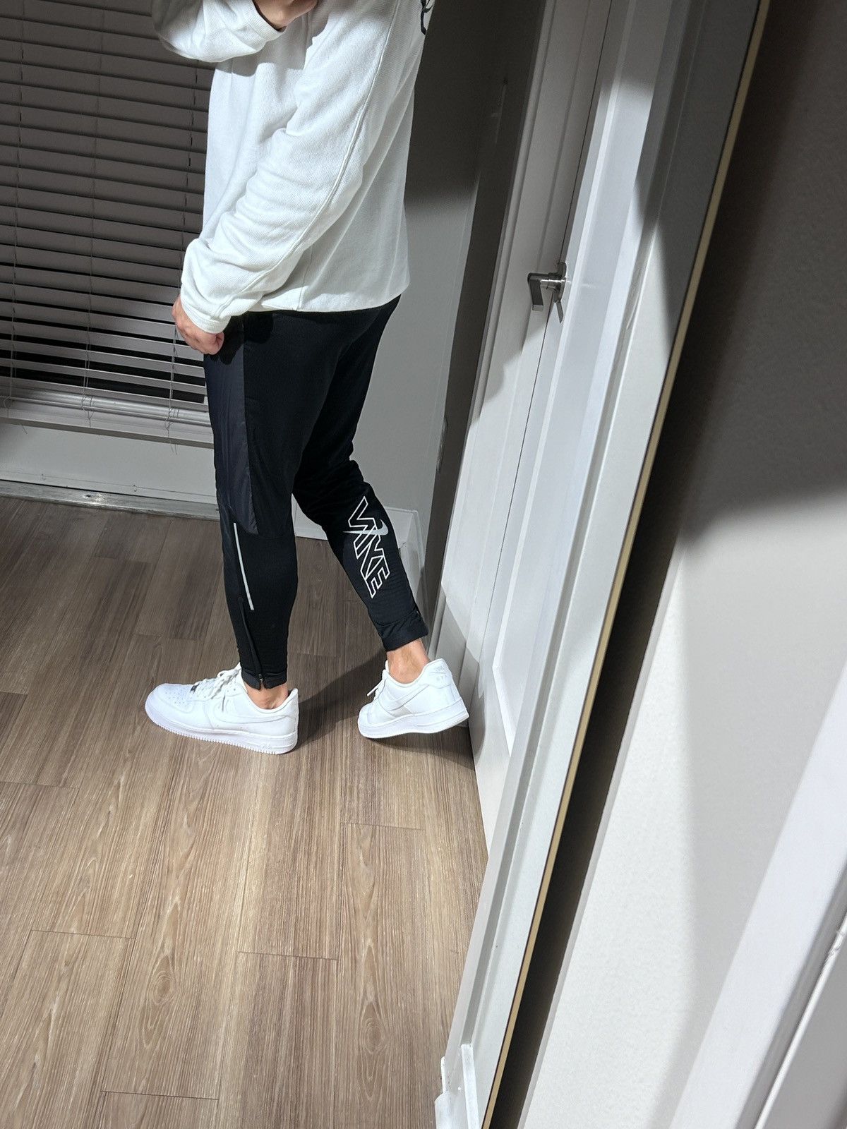 Nike Nike training pants s size Size US 30 / EU 46 - 1 Thumbnail