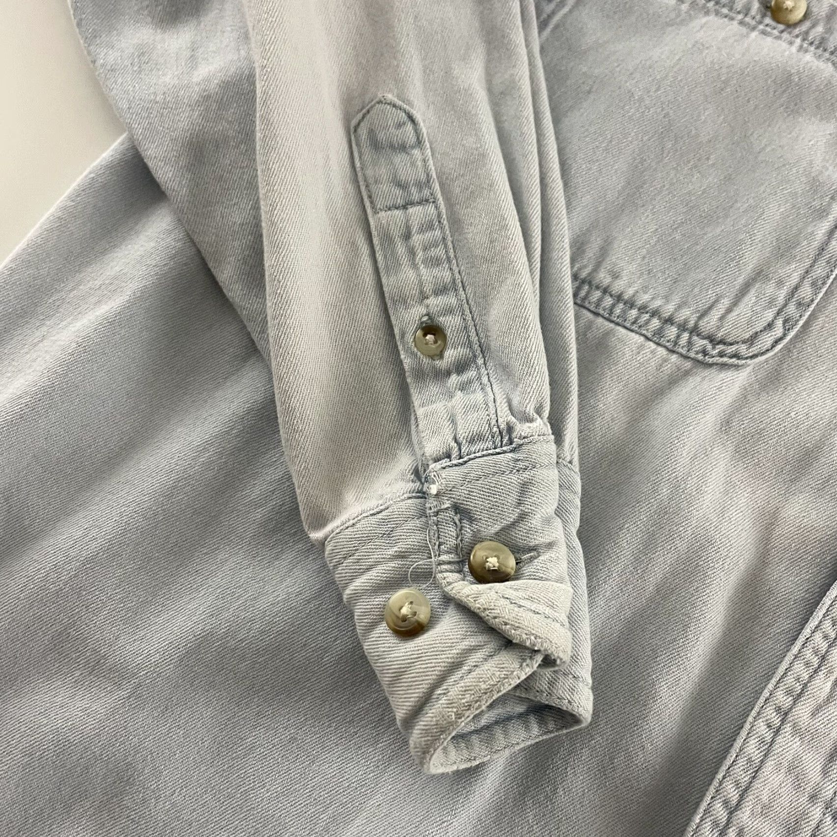 Hard Rock Cafe VINTAGE Hard Rock Cafe Shirt Denim Button-Front Long Sleeve Mens M Blue Size US M / EU 48-50 / 2 - 4 Thumbnail