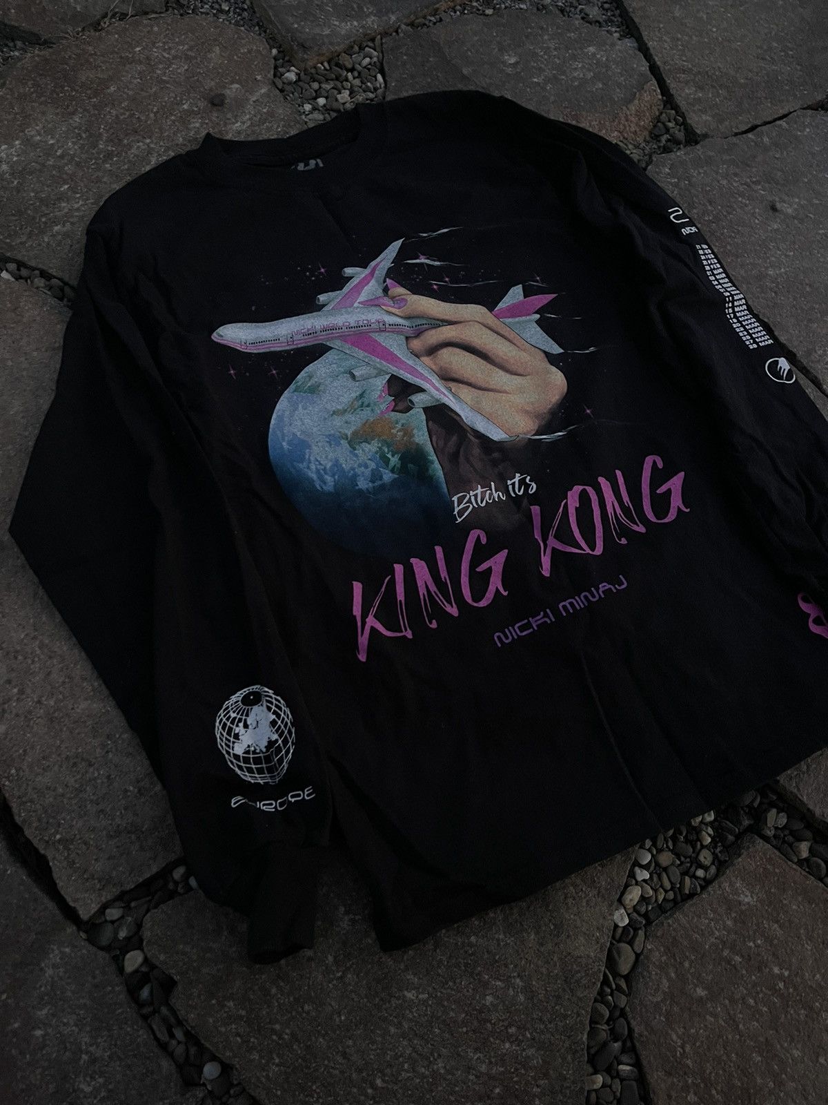 Band Tees 2019 Nicki Minaj world tour Bitch is King Kong long sleeve Size US S / EU 44-46 / 1 - 3 Thumbnail