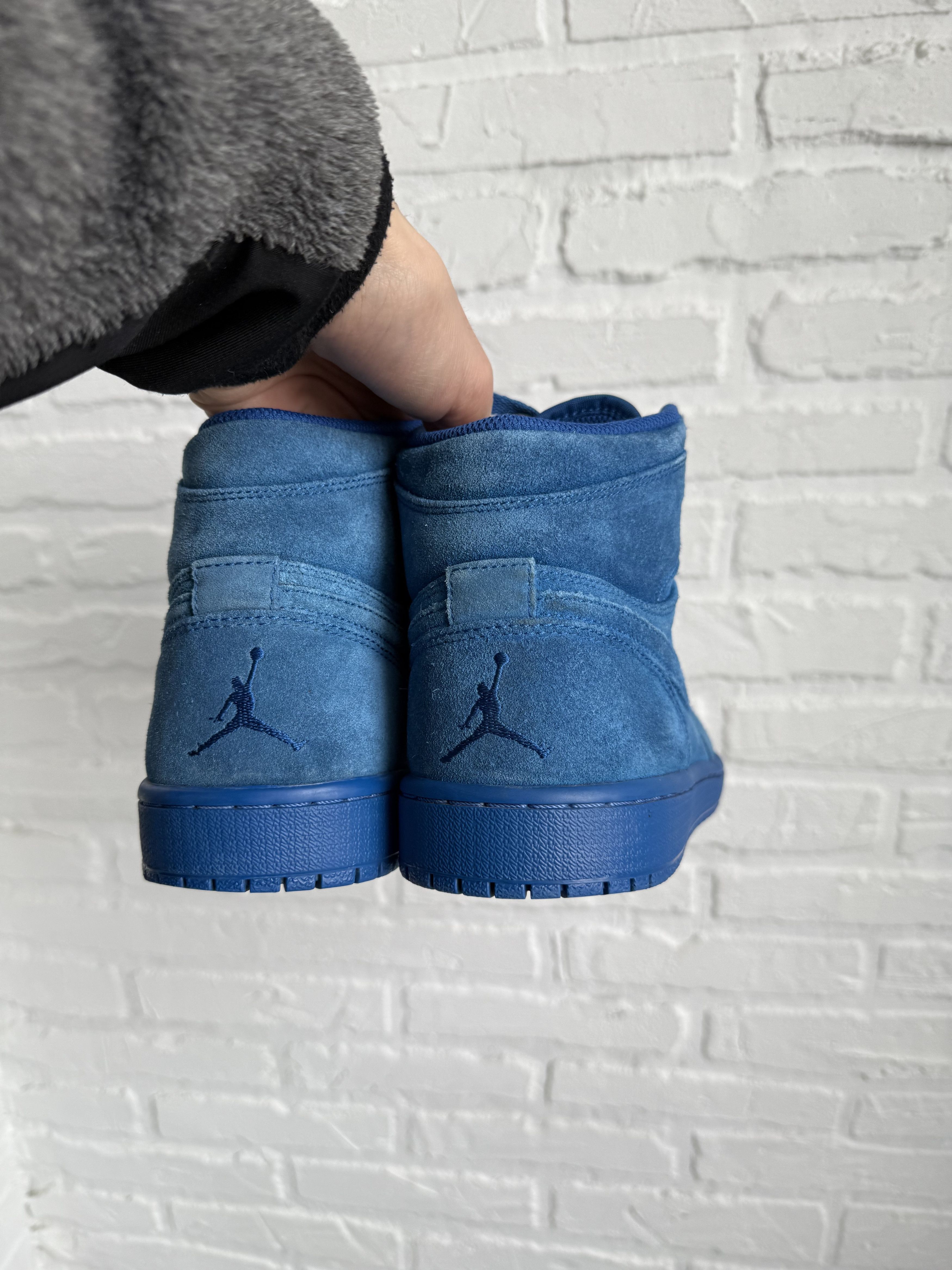 Nike Nike Air Jordan 1 Retro High Blue Suede Size US 9 / EU 42 - 17 Thumbnail