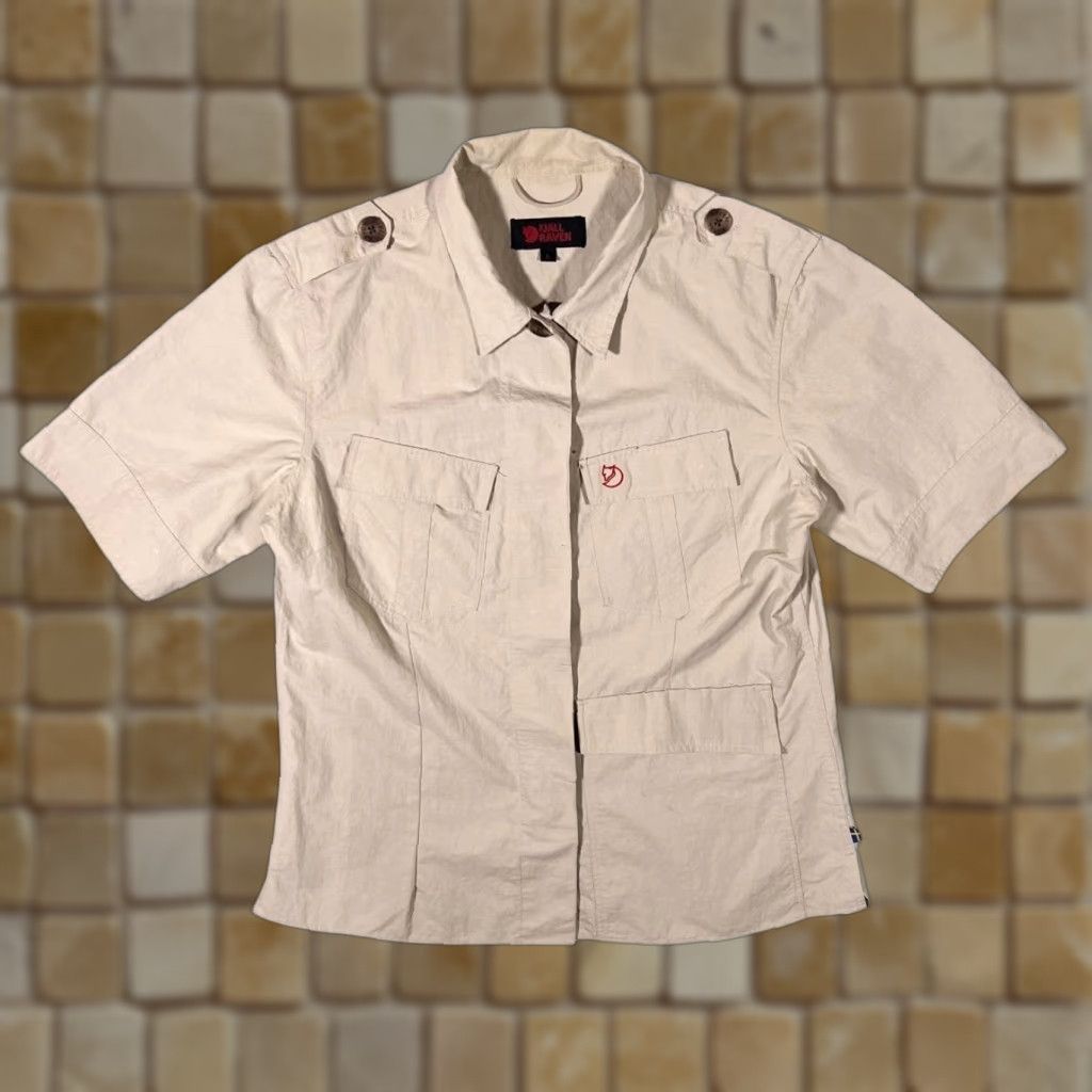 Vintage VINTAGE Fjallraven Beige Polyamide Cotton Safari Utility Short Sleeve Shirt Women's Large Beige Size L / US 10 / IT 46 - 1 Thumbnail