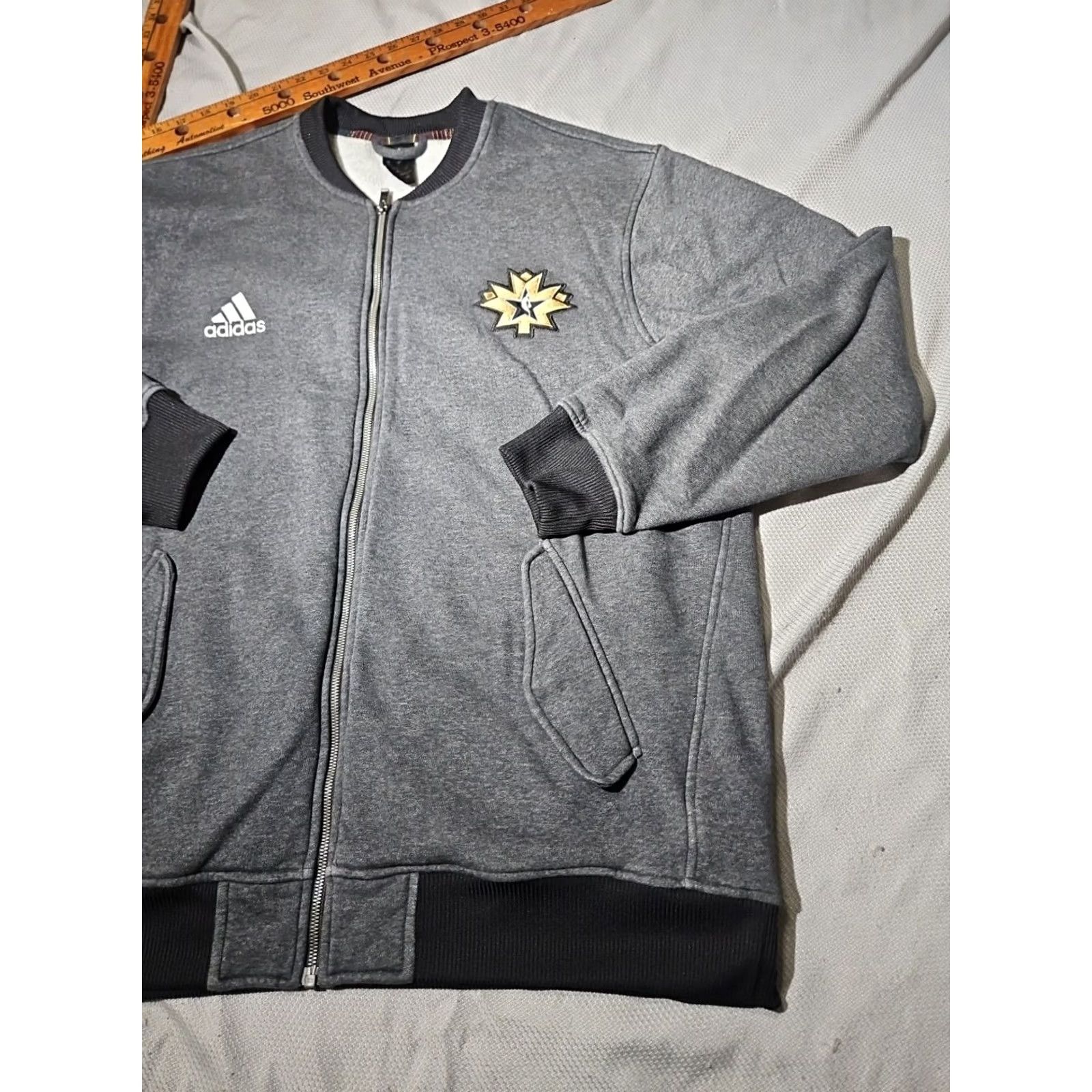 Adidas VINTAGE Adidas Jacket Mens 2XL Gray Basketball All-Star Warm Up Full Zip Shirt Mens XXL Gray NBA Logo Full Zip 2015 Adidas NBA All-Star Warm Up Jacket Size US XXL / EU 58 / 5 - 3 Thumbnail