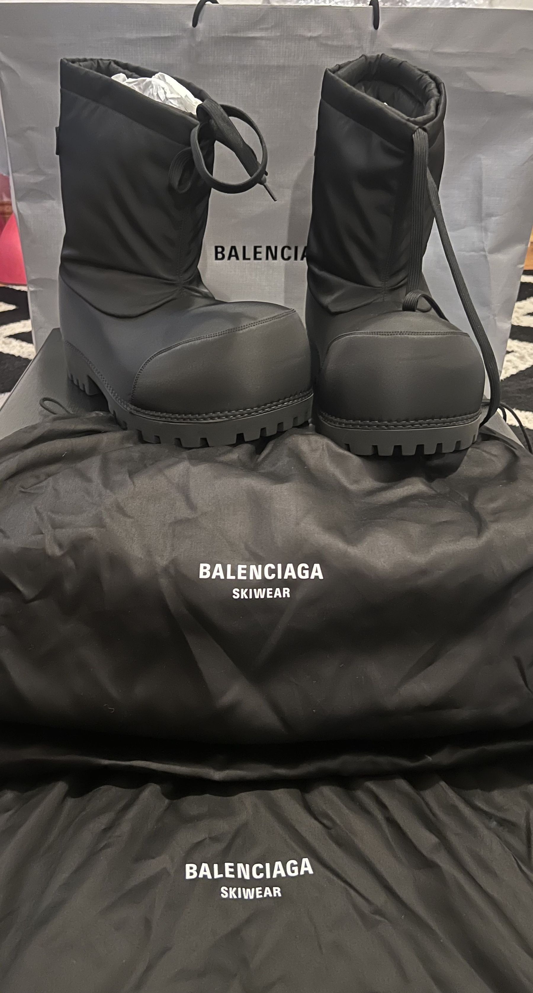 Balenciaga Balenciaga Alaska Low Boot Size US 8.5 / EU 41-42 - 1 Thumbnail