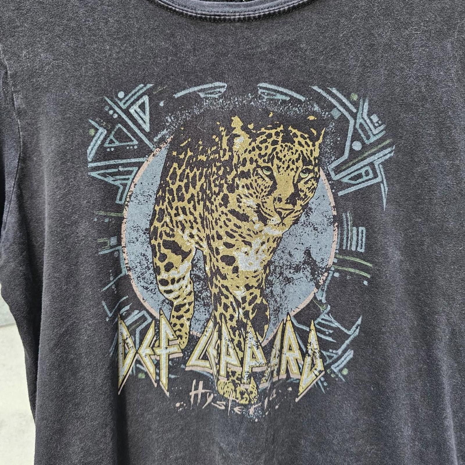 Other Women's Black and Grey Def Leppard T-shirt Size M / US 6-8 / IT 42-44 - 2 Thumbnail