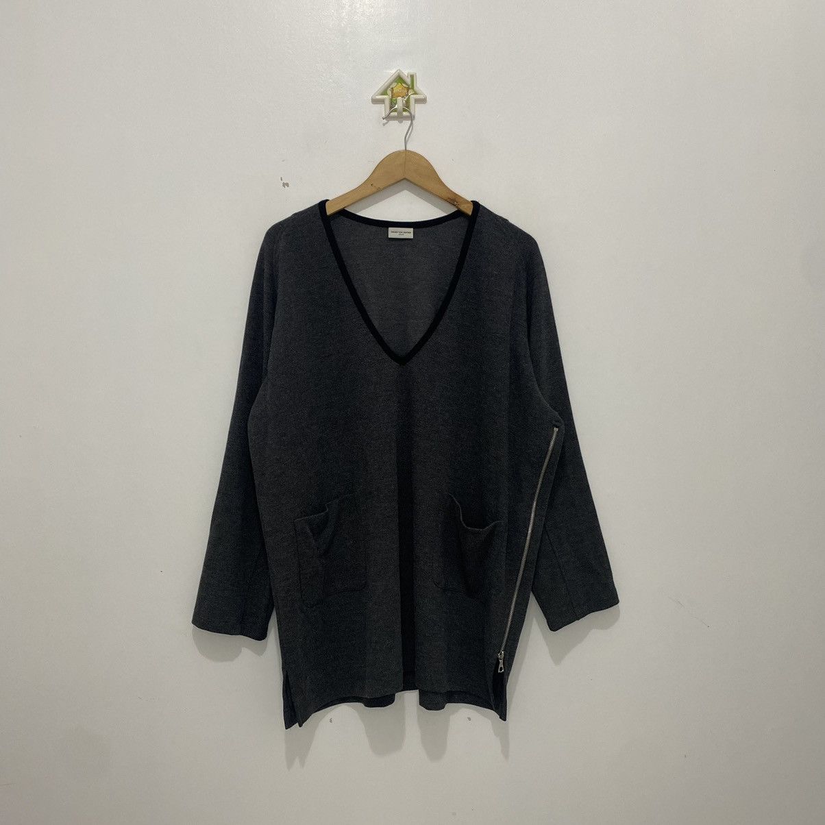Dries Van Noten Dries Van Noten V Neck Sweatshirt Size S / US 4 / IT 40 - 1 Thumbnail