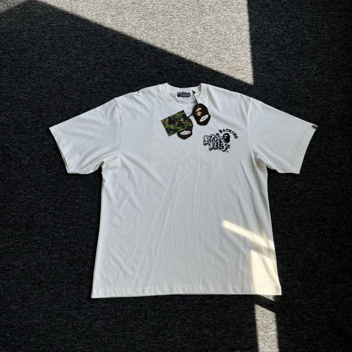 Bape Bape Graffiti 1993 Logo T-shirt White Size US M / EU 48-50 / 2 - 2 Thumbnail