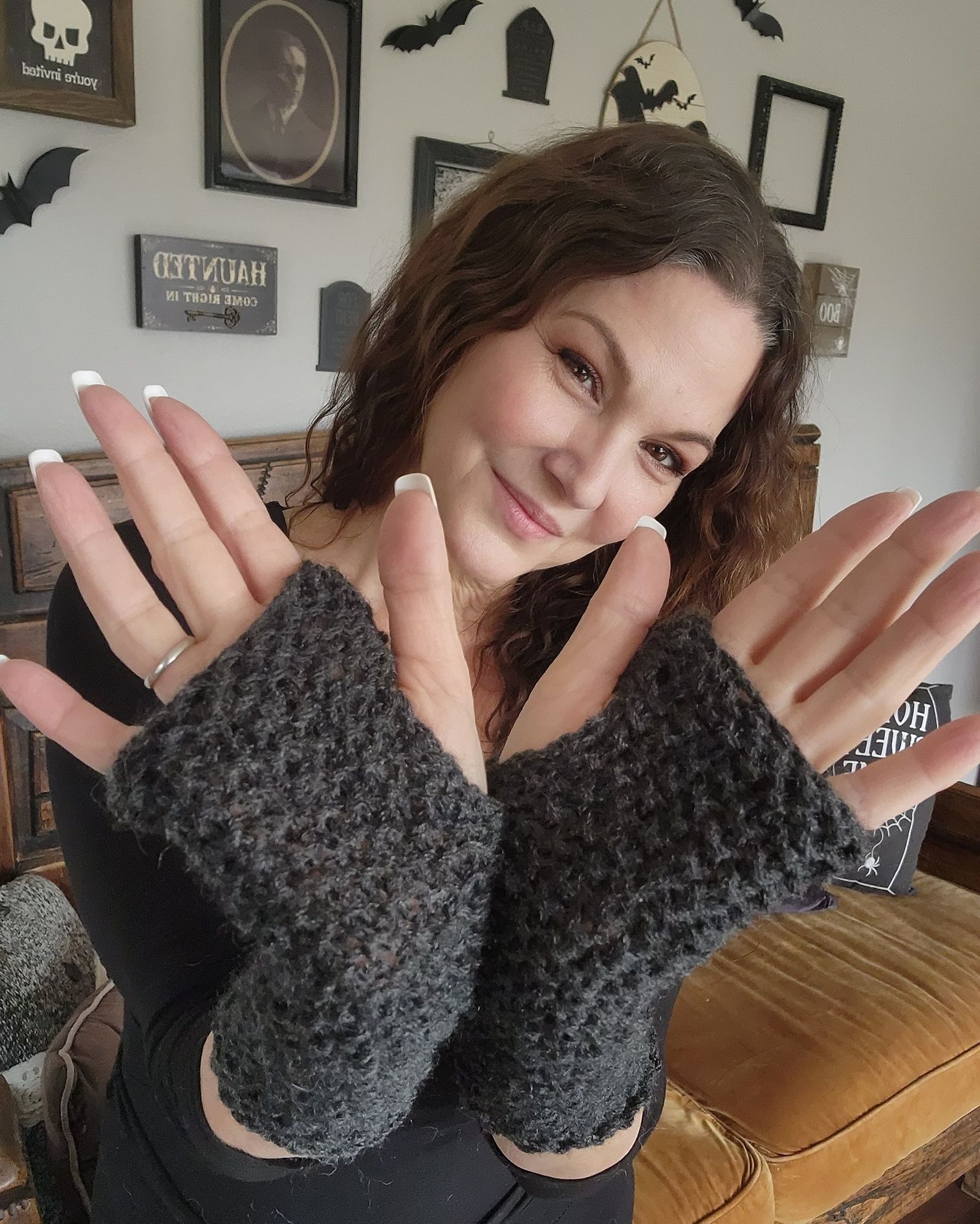 Handmade Hand Knit Fingerless Gloves, Armwarmers in Gray Yarn, Womens Size ONE SIZE - 7 Thumbnail