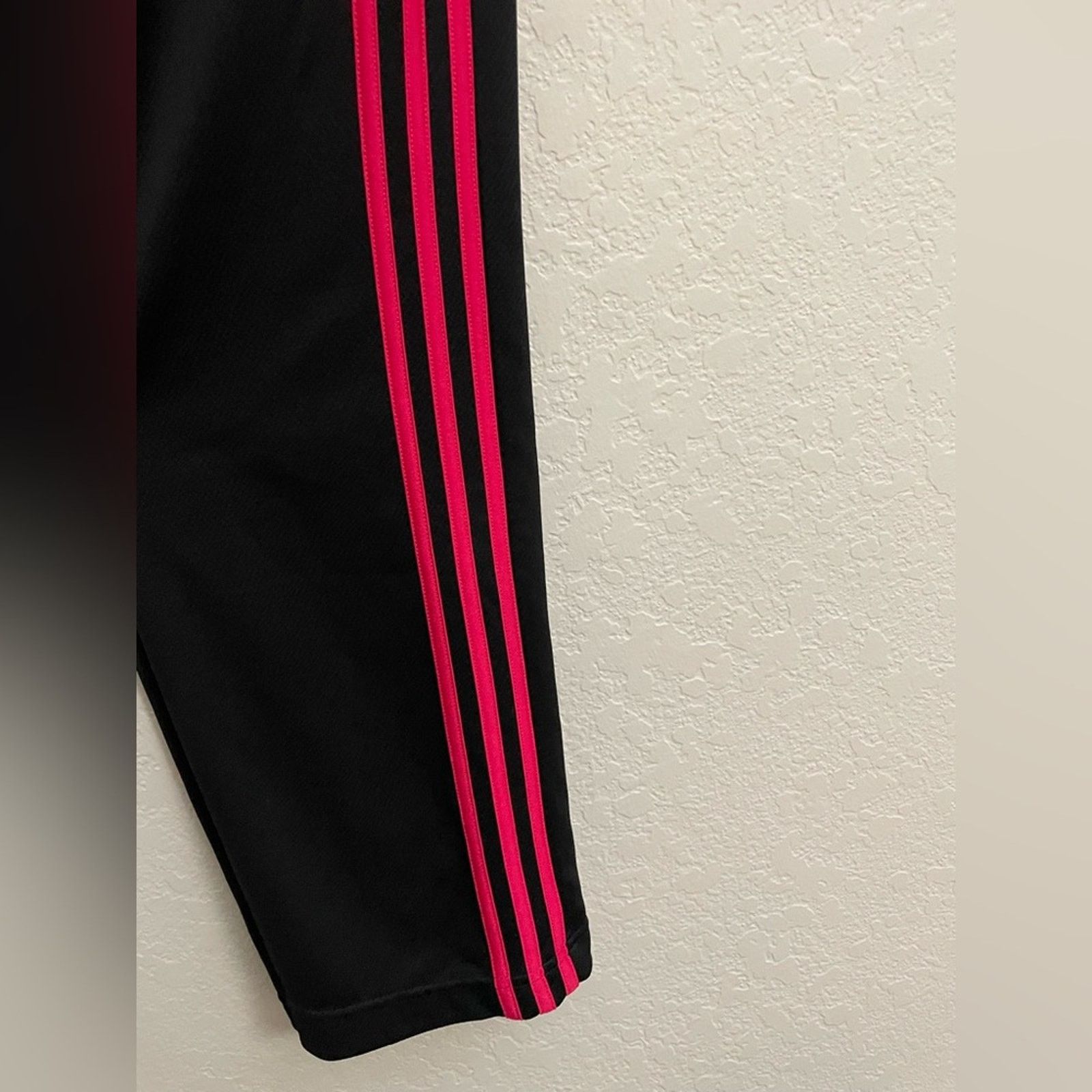 Adidas Adidas Field Day Climalite pants with pink stripes Women XS Size 28" / US 6 / IT 42 - 4 Thumbnail