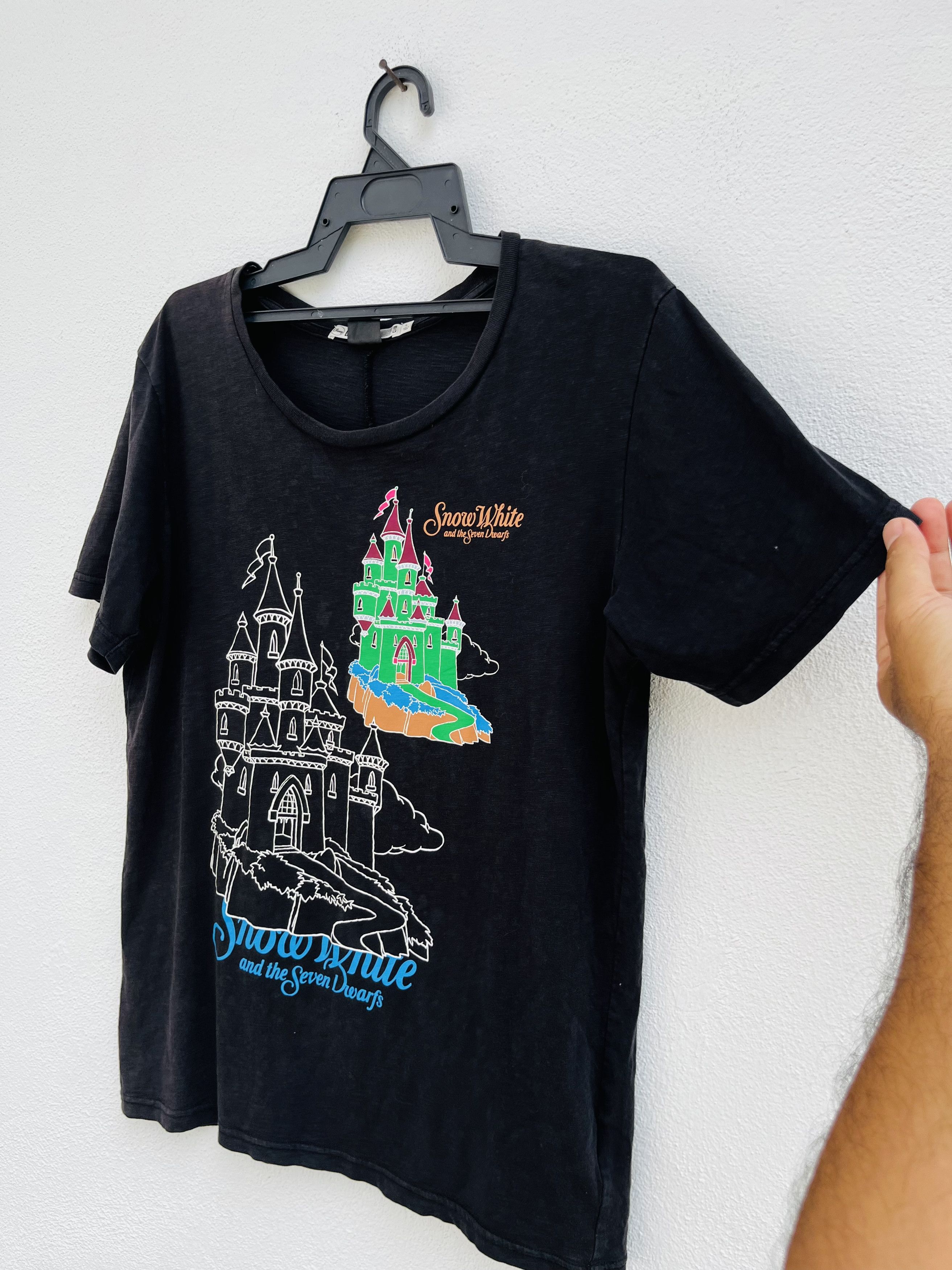 Japanese Brand Vintage Undercover Crossover Snow White Movie shirt Size US M / EU 48-50 / 2 - 4 Thumbnail