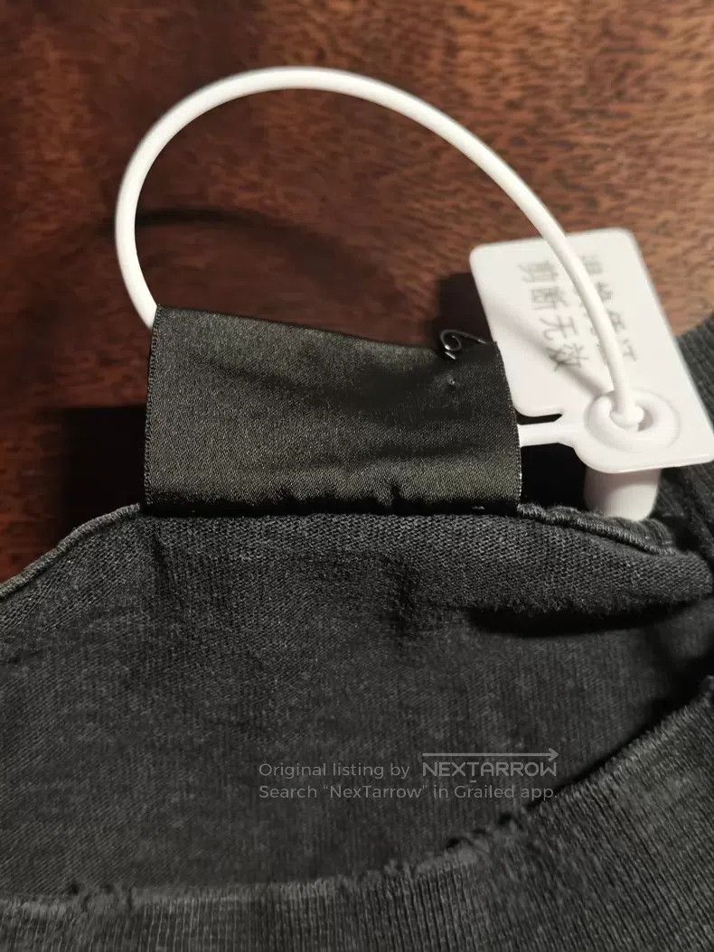 Balenciaga Balenciaga Short-Sleeve Size US S / EU 44-46 / 1 - 4 Thumbnail