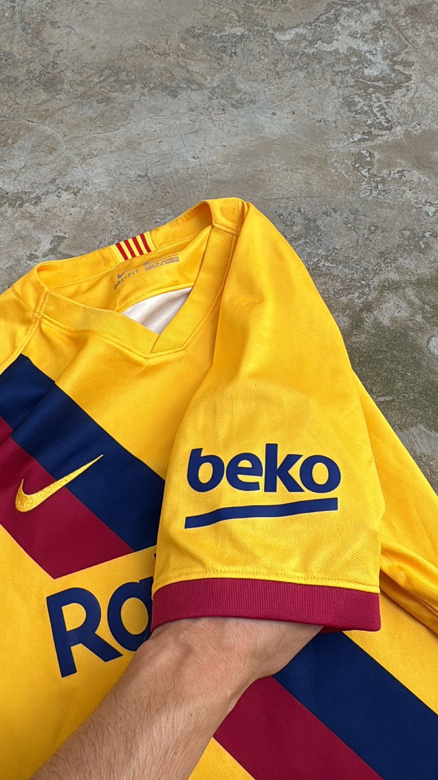 Nike Nike Barcelona 2019-20 Home jersey Coutinho #14 rare kit Size US M / EU 48-50 / 2 - 13 Thumbnail