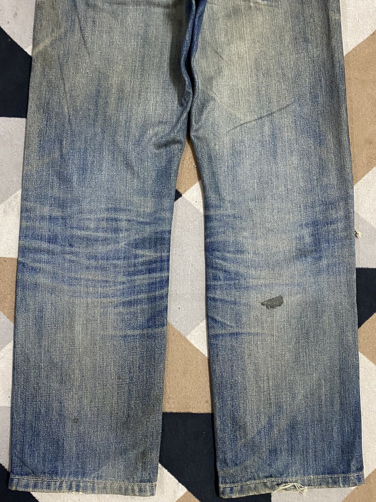 Japanese Brand Vintage Uniqlo Mud Wash Distressed Loose Jeans Size US 32 / EU 48 - 6 Thumbnail