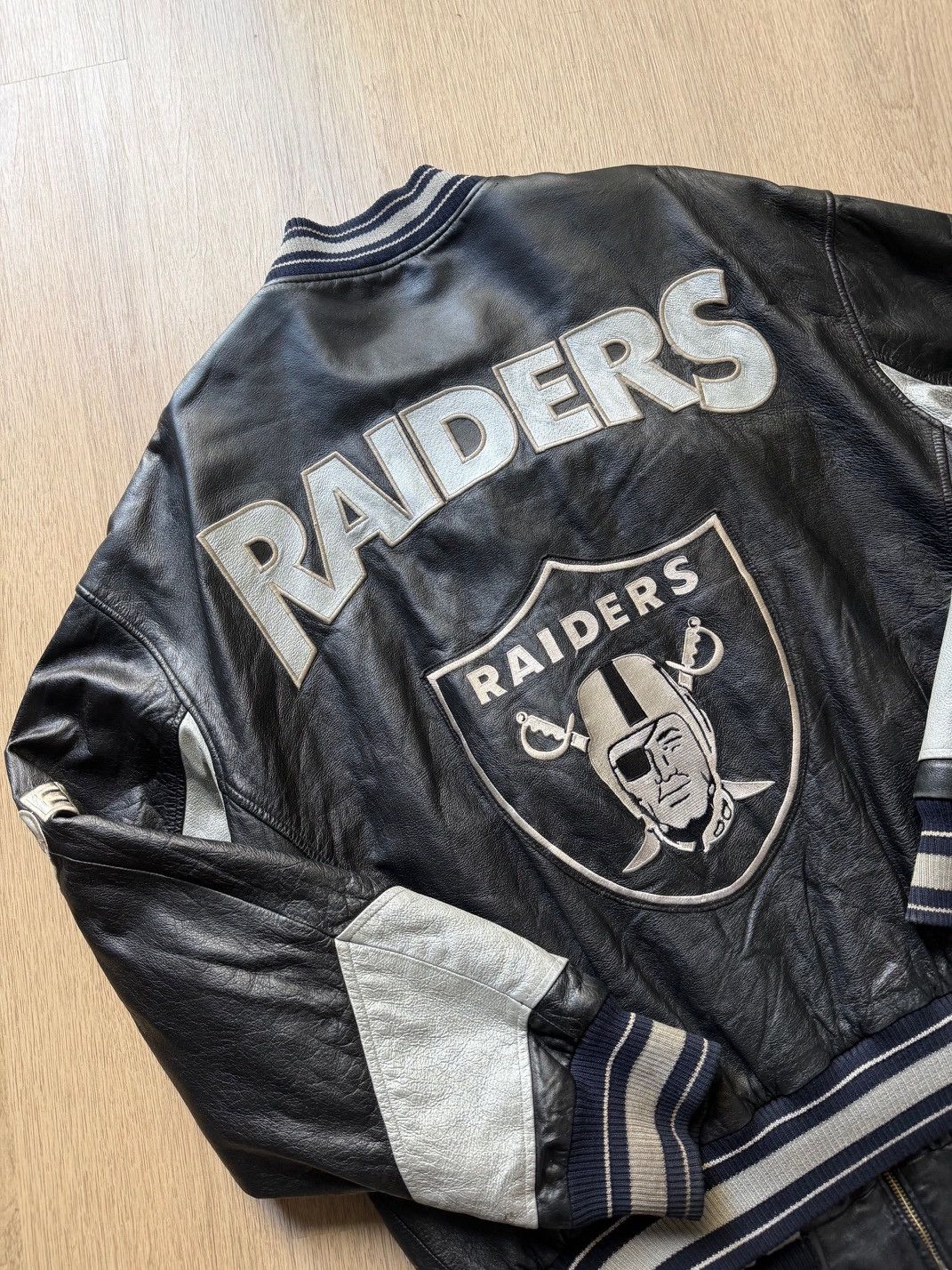 Genuine Leather Vintage 90s NFL Oakland Raiders Carl Banks Leather Jacket XL Size US XL / EU 56 / 4 - 2 Thumbnail
