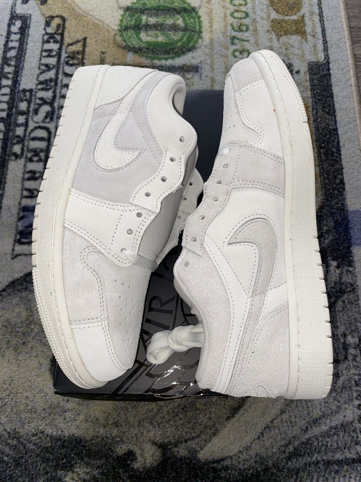 Jordan Brand × Nike Jordan 1 Low SE Craft Pale Ivory Size US 9 / EU 42 - 1 Thumbnail
