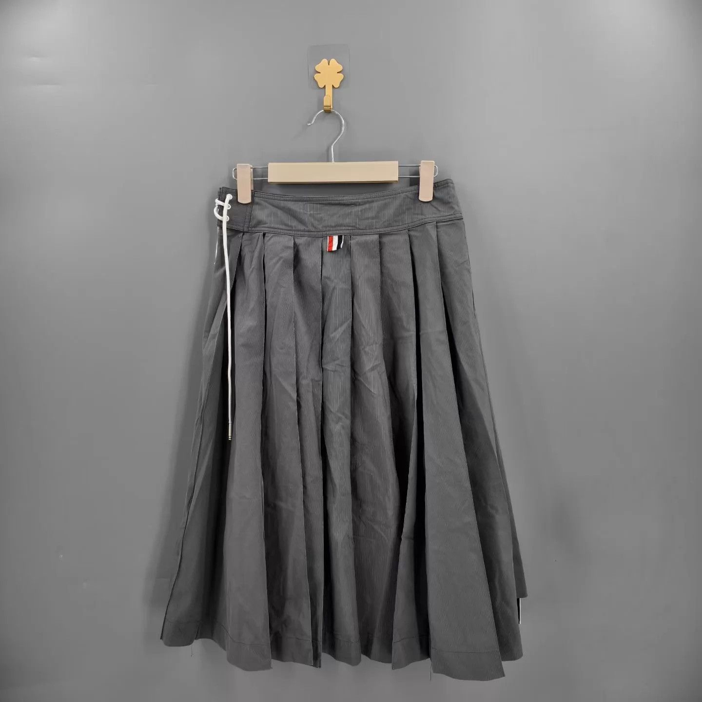 Thom Browne Thom Browne Tech Fabric Pleated Skirt 40 99 Size S / US 4 / IT 40 - 2 Thumbnail