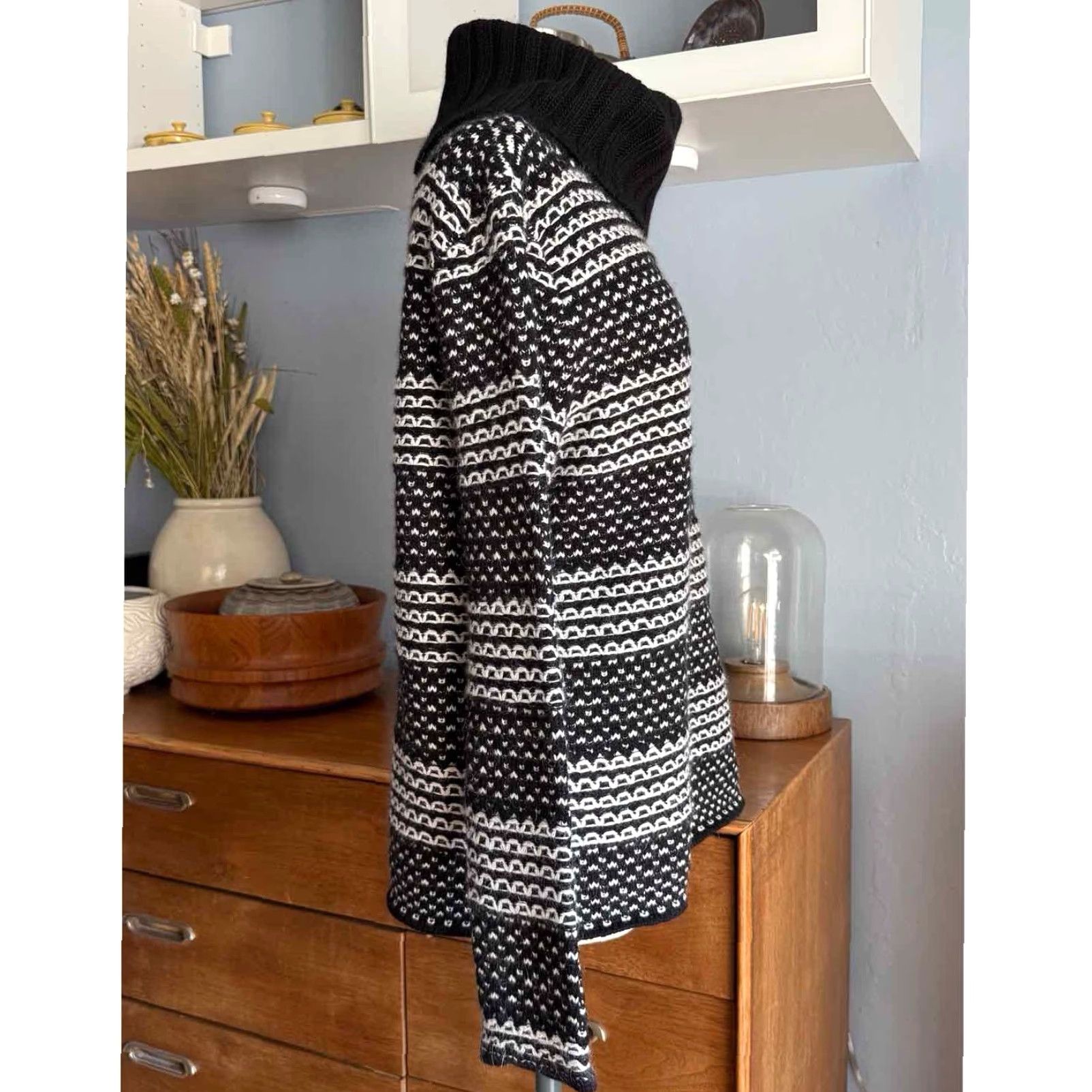 Brooks Brothers VINTAGE Brooks Brothers Fair Isle Wool Angora Turtleneck Chunky Knit Black White L Women Pullover 21” Chest 25” Length Size L / US 10 / IT 46 - 5 Thumbnail