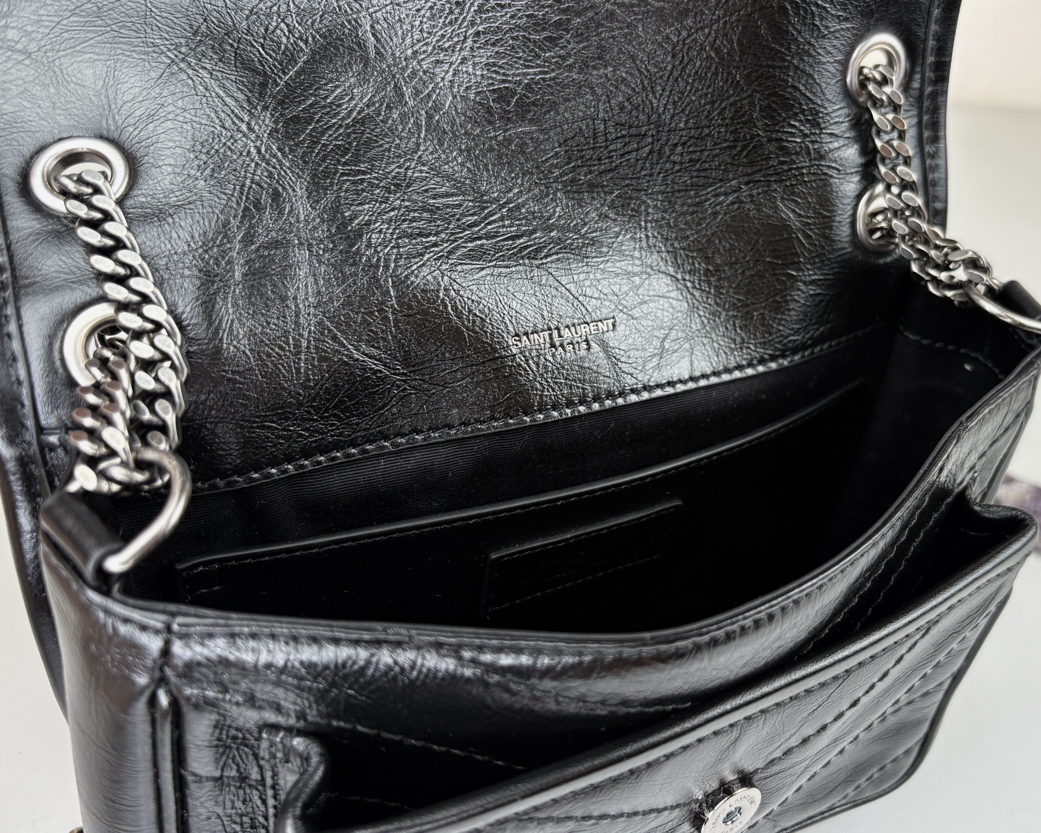 Saint Laurent Paris Black Small Leather Saint Laurent Niki Bag. Brand new Size ONE SIZE - 7 Thumbnail
