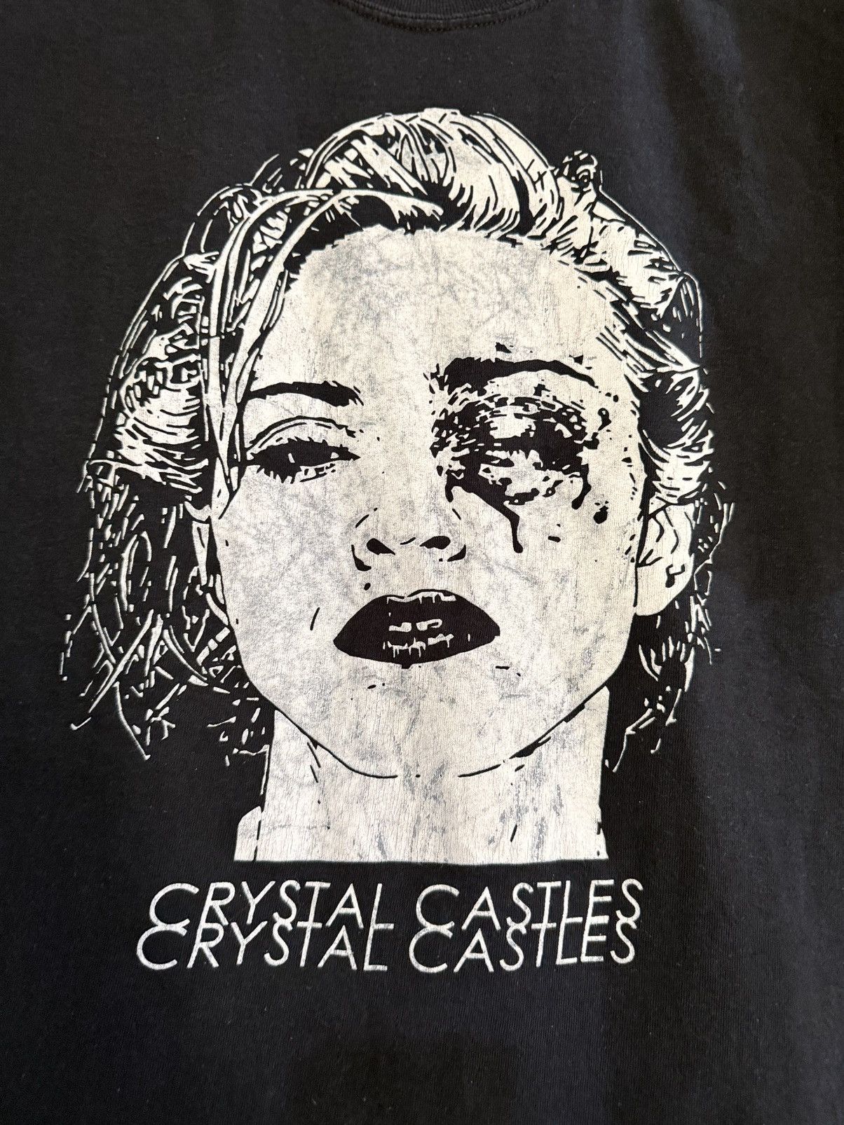 Band Tees Crystal Castles Madonna Canadain Electronic Music Group Tee Size US M / EU 48-50 / 2 - 2 Thumbnail