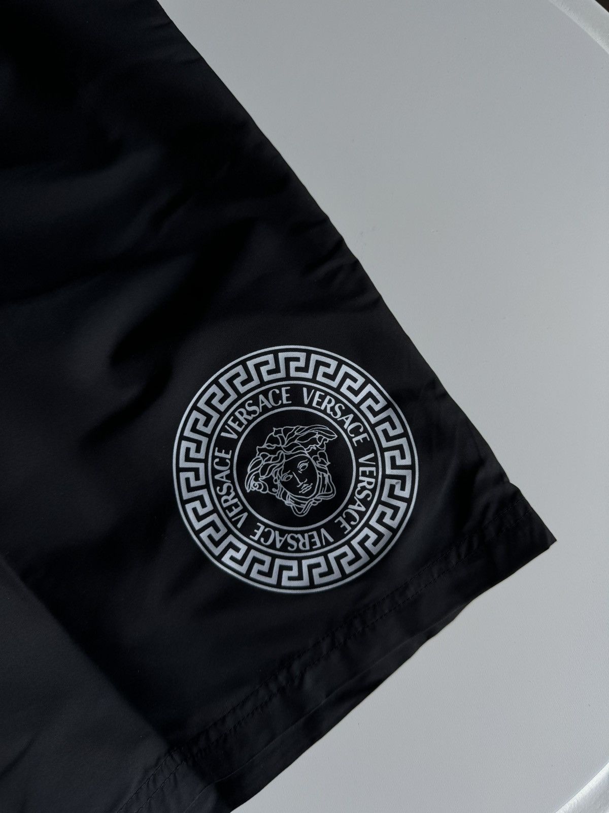 Versace Versace swimwear shorts Size US 38 / EU 54 - 11 Thumbnail