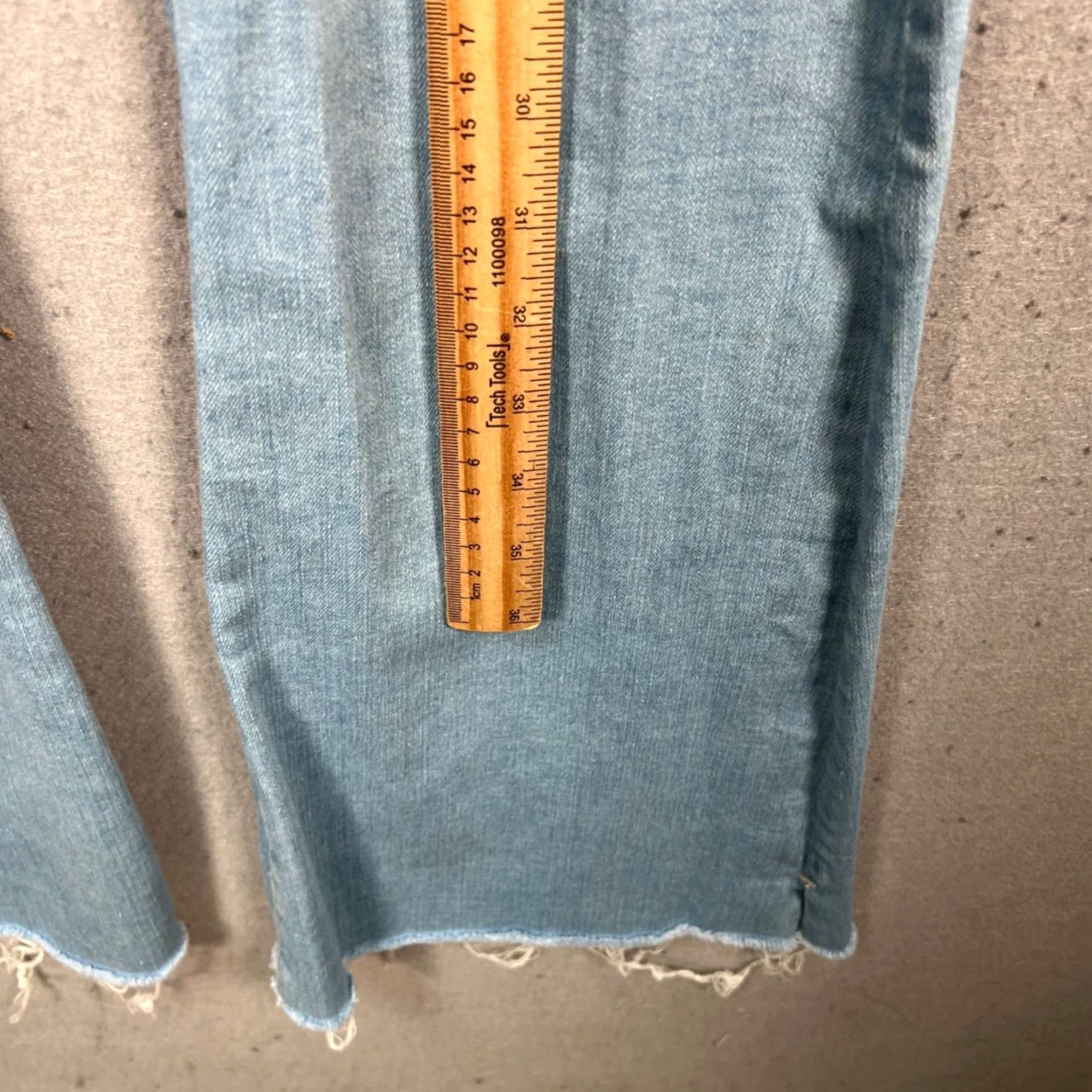 Vintage AG Adriano Goldschmied Jeans Flared 25 The Janis High Rise Light Wash Distressed 5-Pocket Womens Jeans Size 42" / US 20 - 7 Thumbnail
