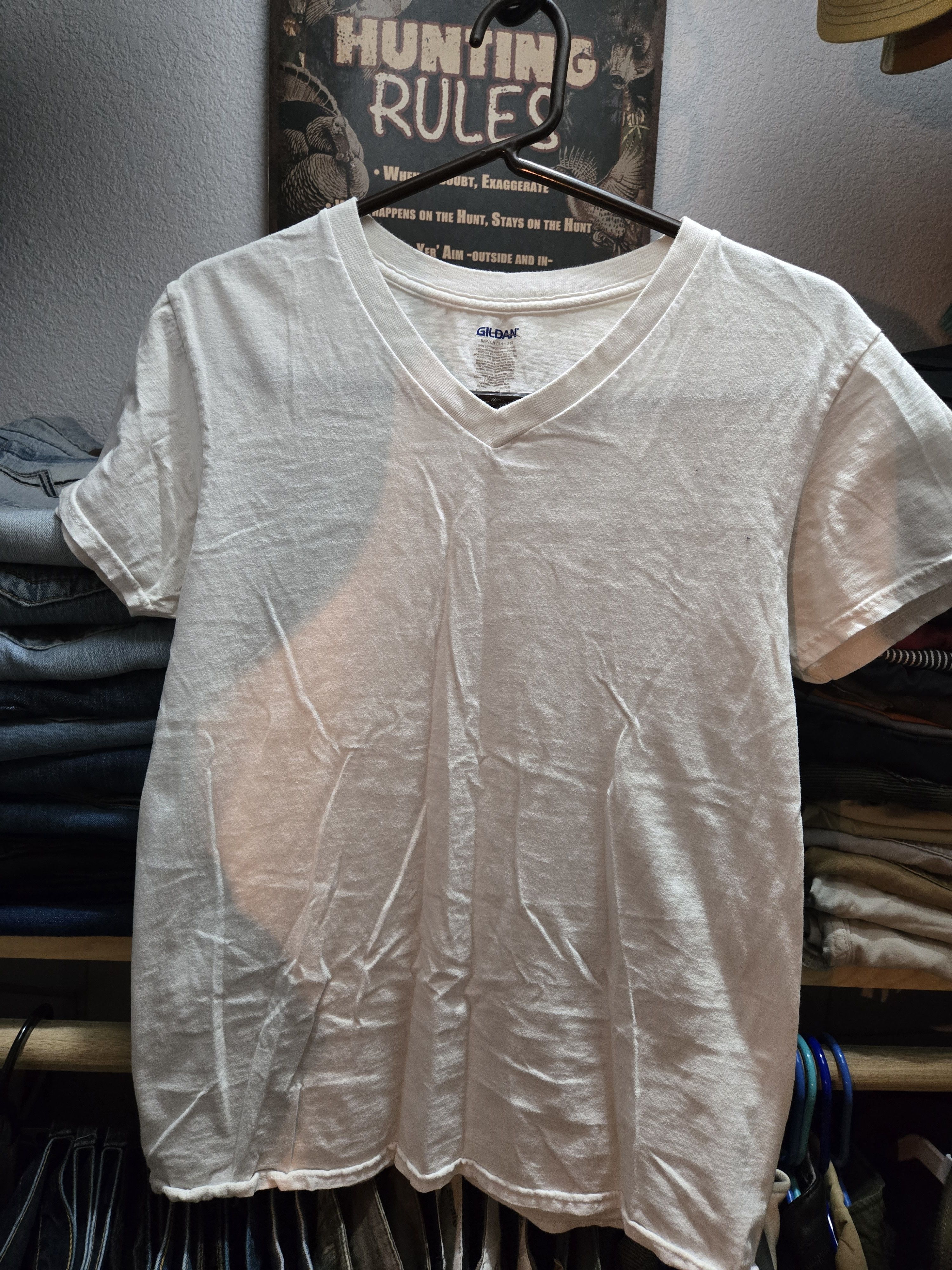 Gildan White vneck Size US S / EU 44-46 / 1 - 1 Thumbnail