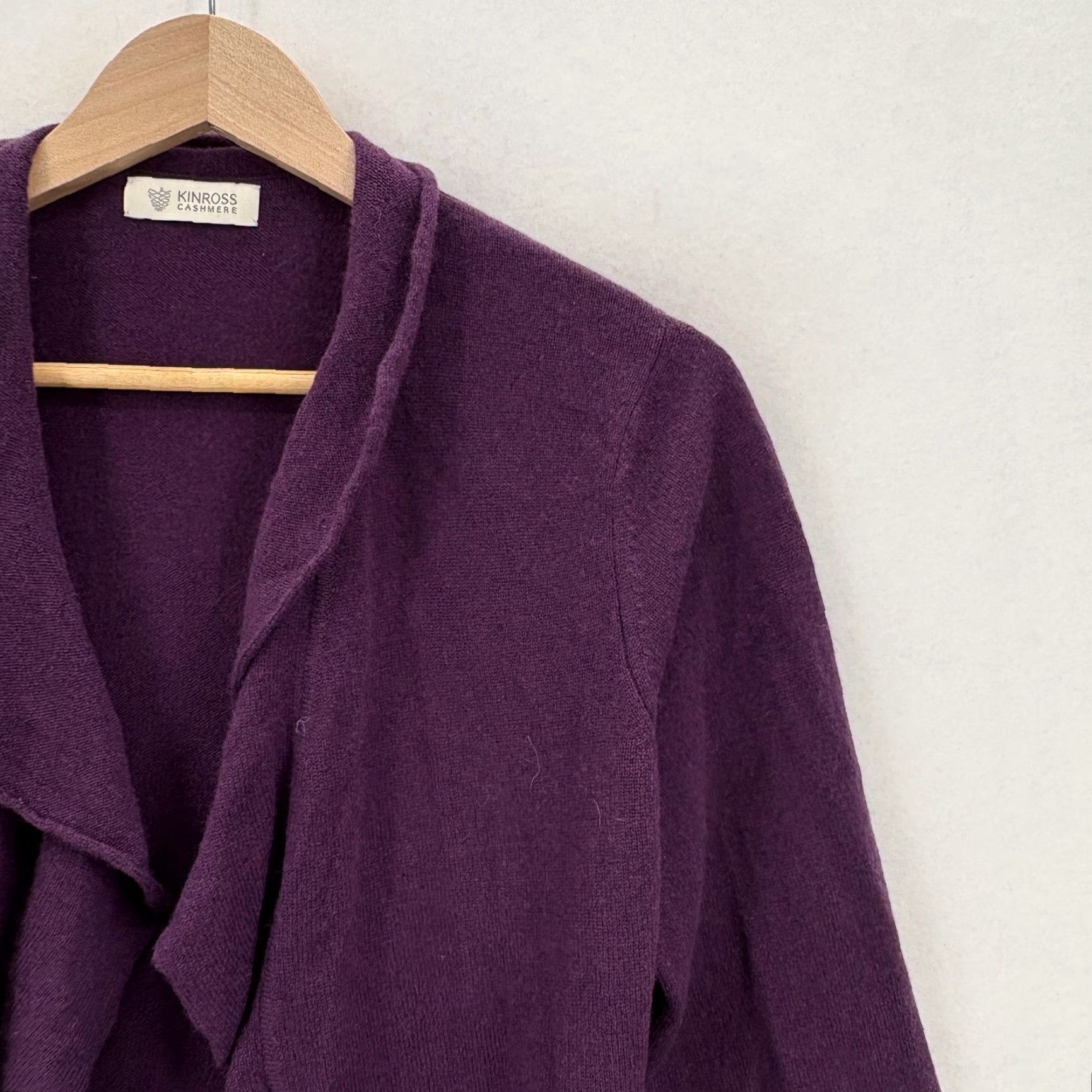 Vintage Kinross Cashmere Cardigan Sweater Womens Medium Purple Ruffle Hem Open Front Knit 100% Cashmere V-Neck Long Sleeve Solid Fall Winter Size M / US 6-8 / IT 42-44 - 2 Thumbnail