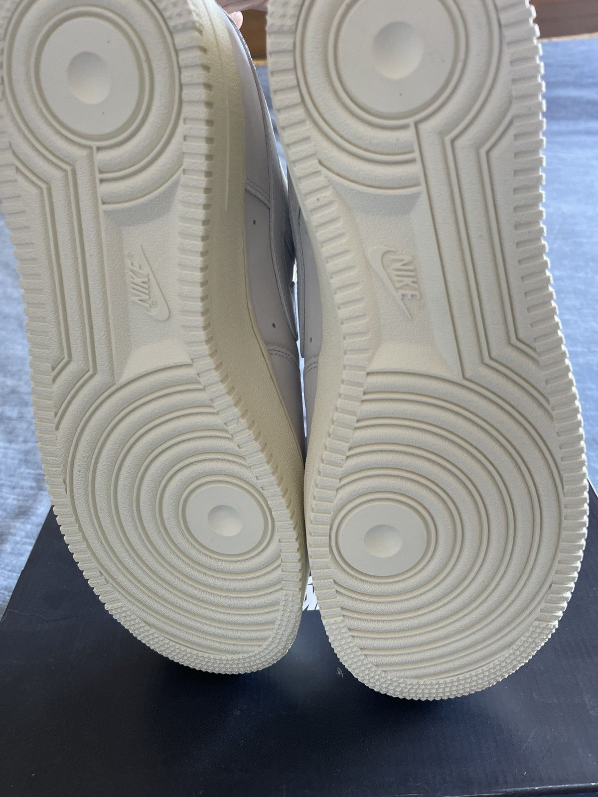 Nike Air Force 1 Summit White Size US 10.5 / EU 43-44 - 5 Thumbnail