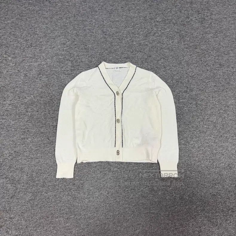 Hermes Hermes Pig nose metal button cashmere cardigan Size XS / US 0-2 / IT 36-38 - 1 Thumbnail