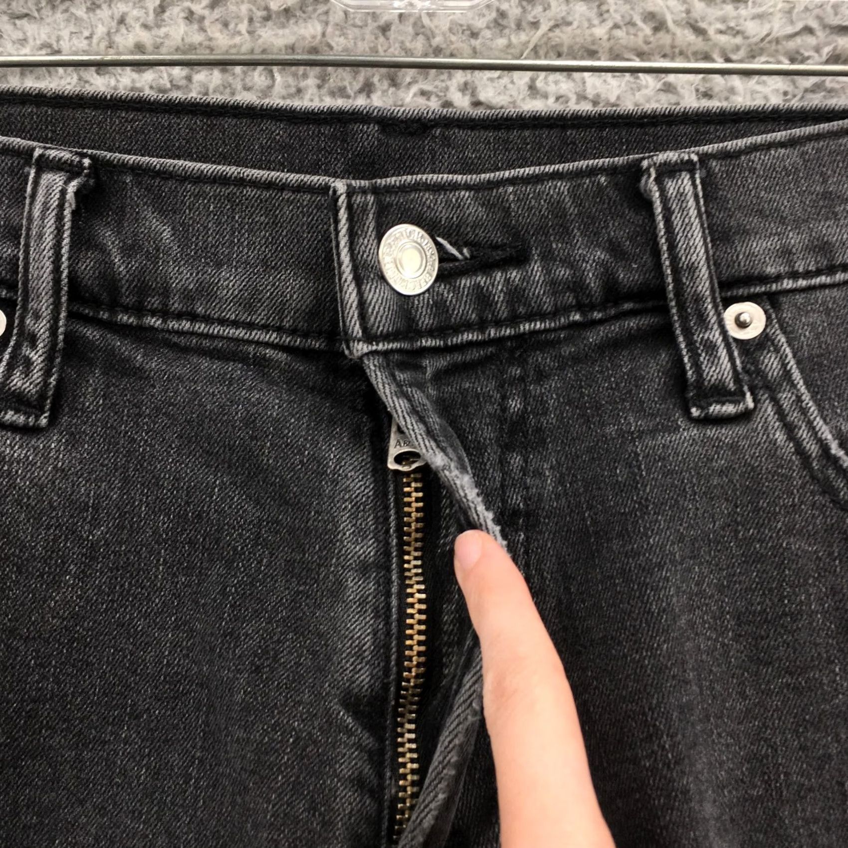 Abercrombie & Fitch Nike Abercrombie & Fitch Skinny Jeans Mens 32X30 Black Zip Distressed Jeans Regular 34in Waist 30in Inseam Mens Size US 32 / EU 48 - 3 Thumbnail