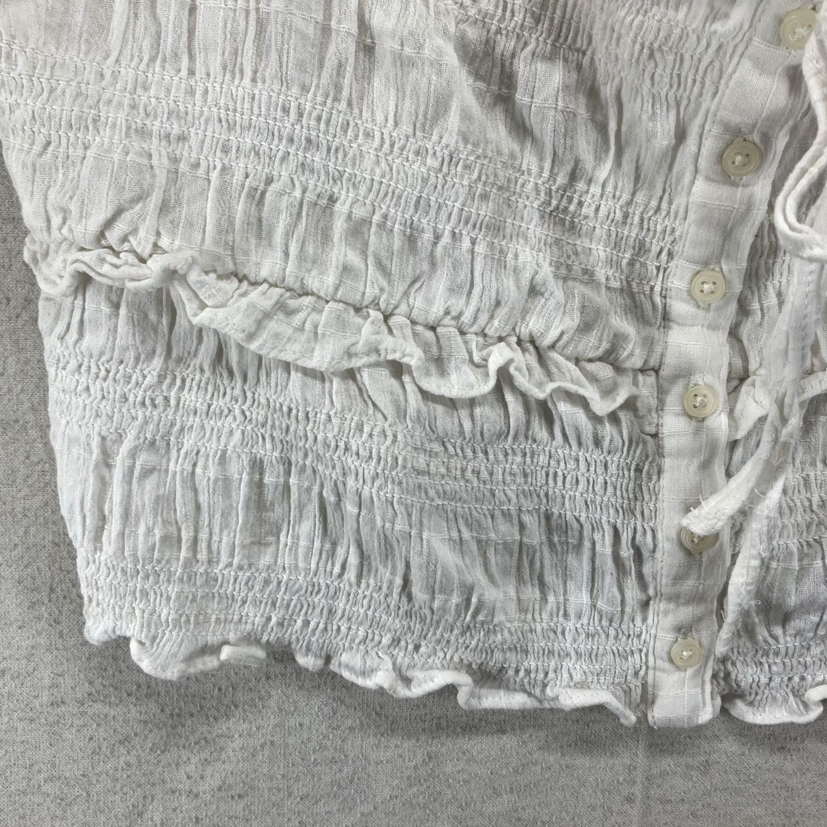 American Eagle Outfitters American Eagle Smocked Crop Top Medium White Ruffle Button Front Tie Strap Maid Size M / US 6-8 / IT 42-44 - 4 Thumbnail