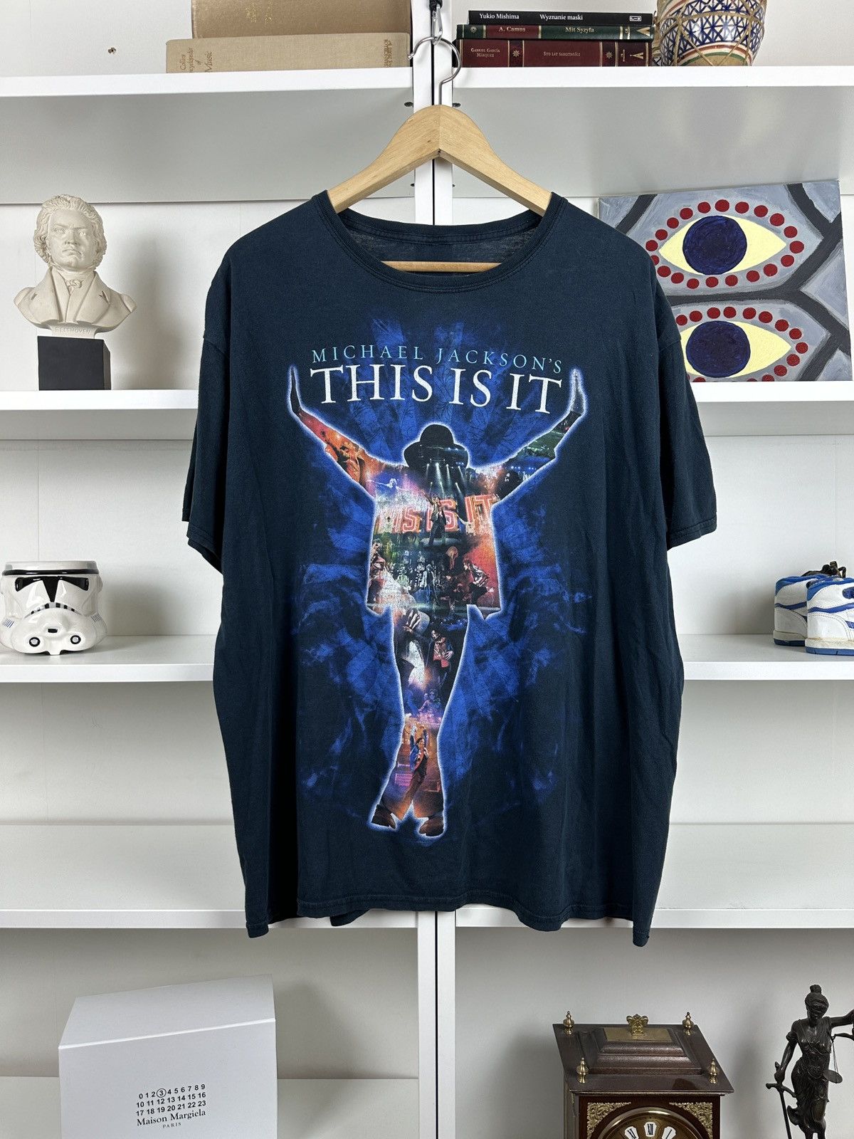 Band Tees Michael Jackson This is it 2009 tee t-shirt Size US XL / EU 56 / 4 - 1 Thumbnail