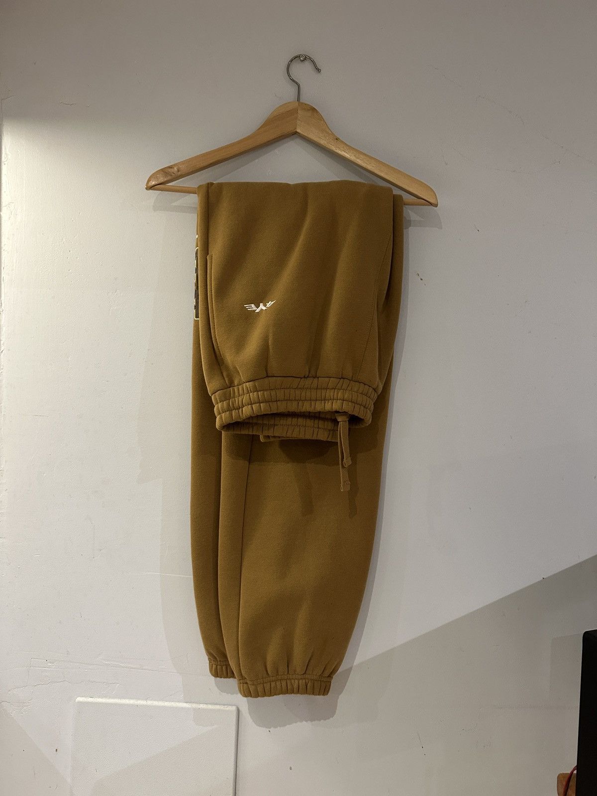 Other 4ye Beige Jogging Pants Size US 32 / EU 48 - 1 Thumbnail