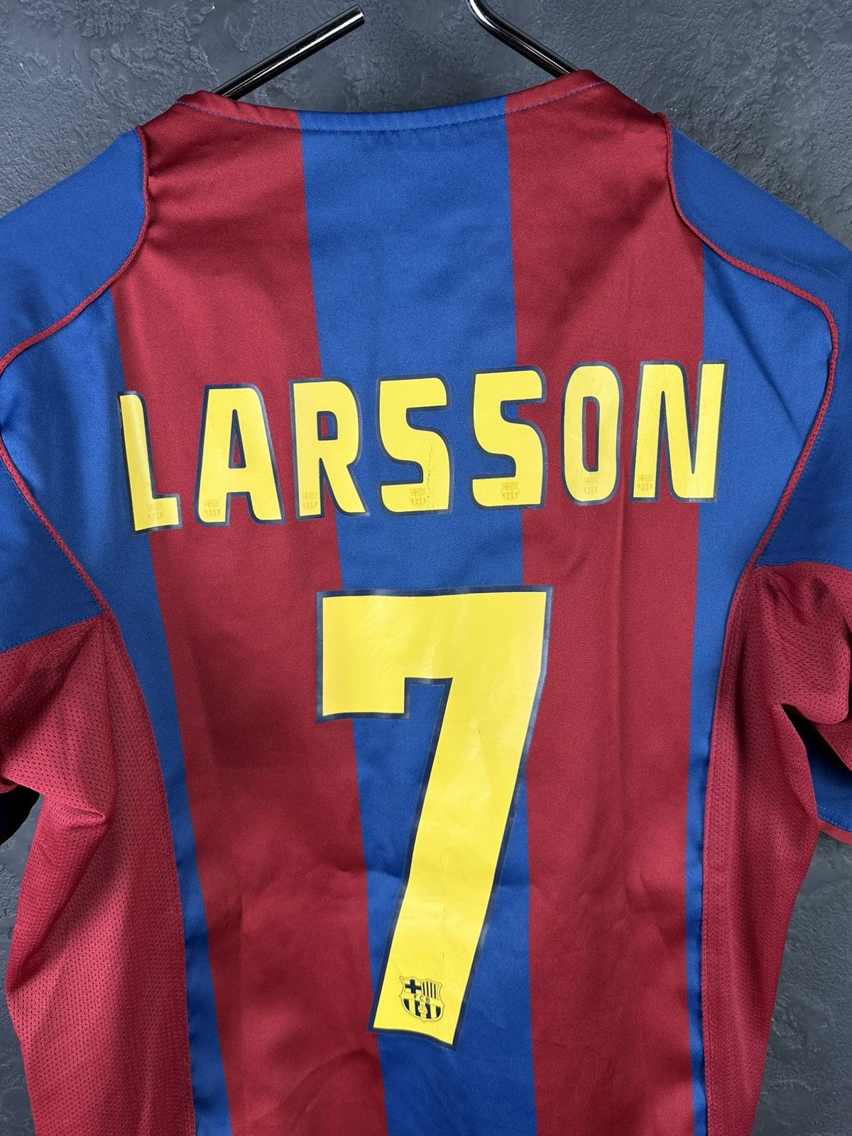 Vintage FC Barcelona LARSSON #7 2004 Jersey Home Shirt Size US S / EU 44-46 / 1 - 12 Thumbnail